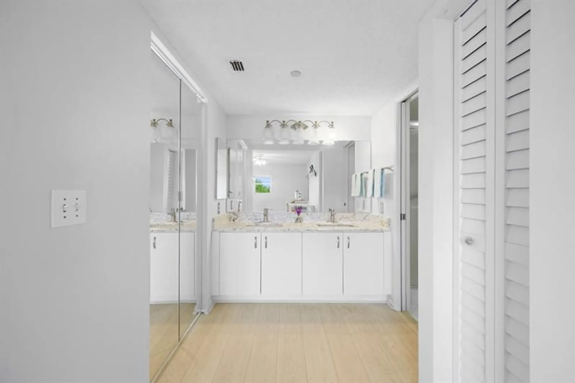 Property Slideshow image 12 of 23 | 550 sw 137th ave 401l, Pembroke Pines, FL, 33027