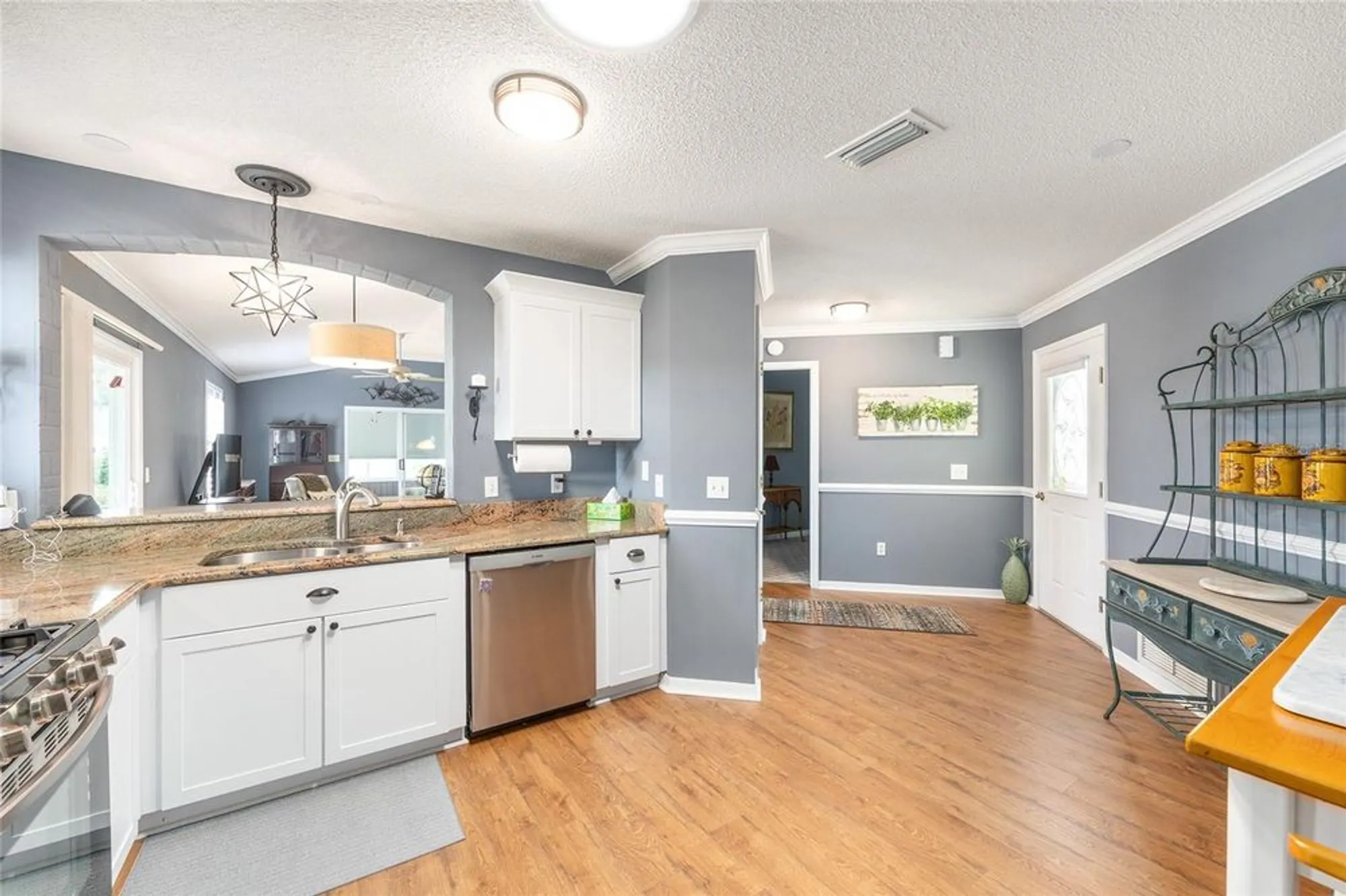 Property Slideshow image 17 of 58 | 1402 conchas dr, The Villages, FL, 32162