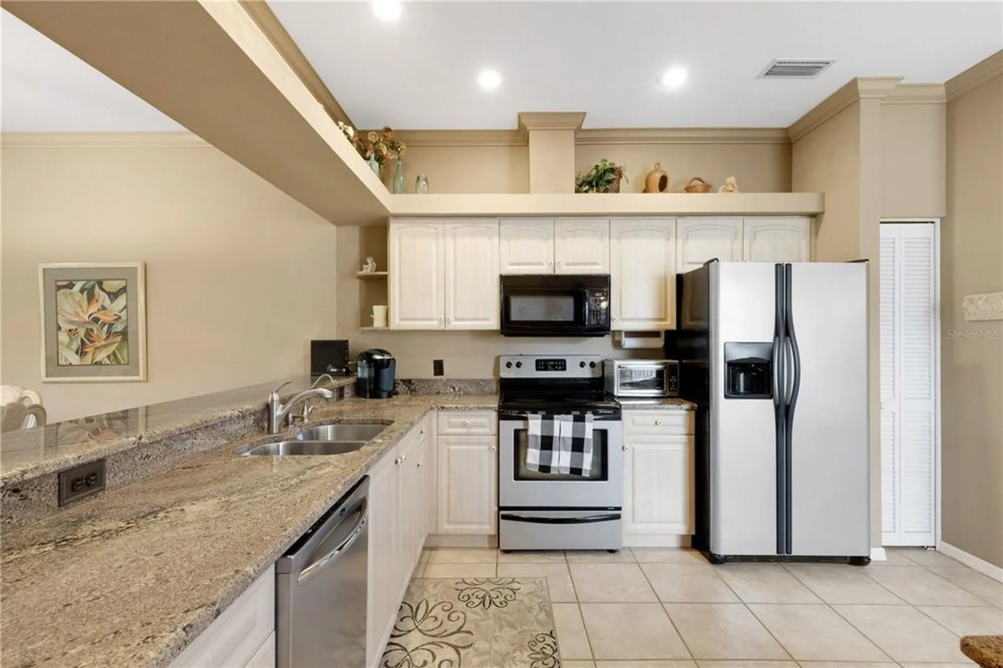 Property Slideshow image 9 of 60 | 6935 stoneywalk ct, Bradenton, FL, 34203