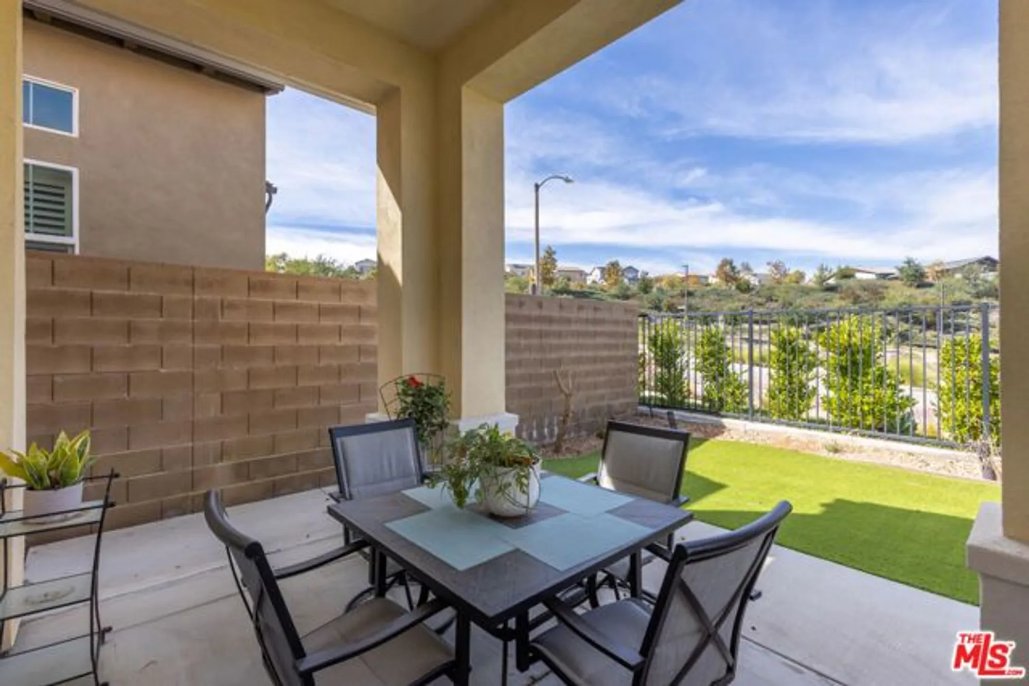 Property Slideshow image 29 of 33 | 25105 citron ln, Canyon Country, CA, 91387