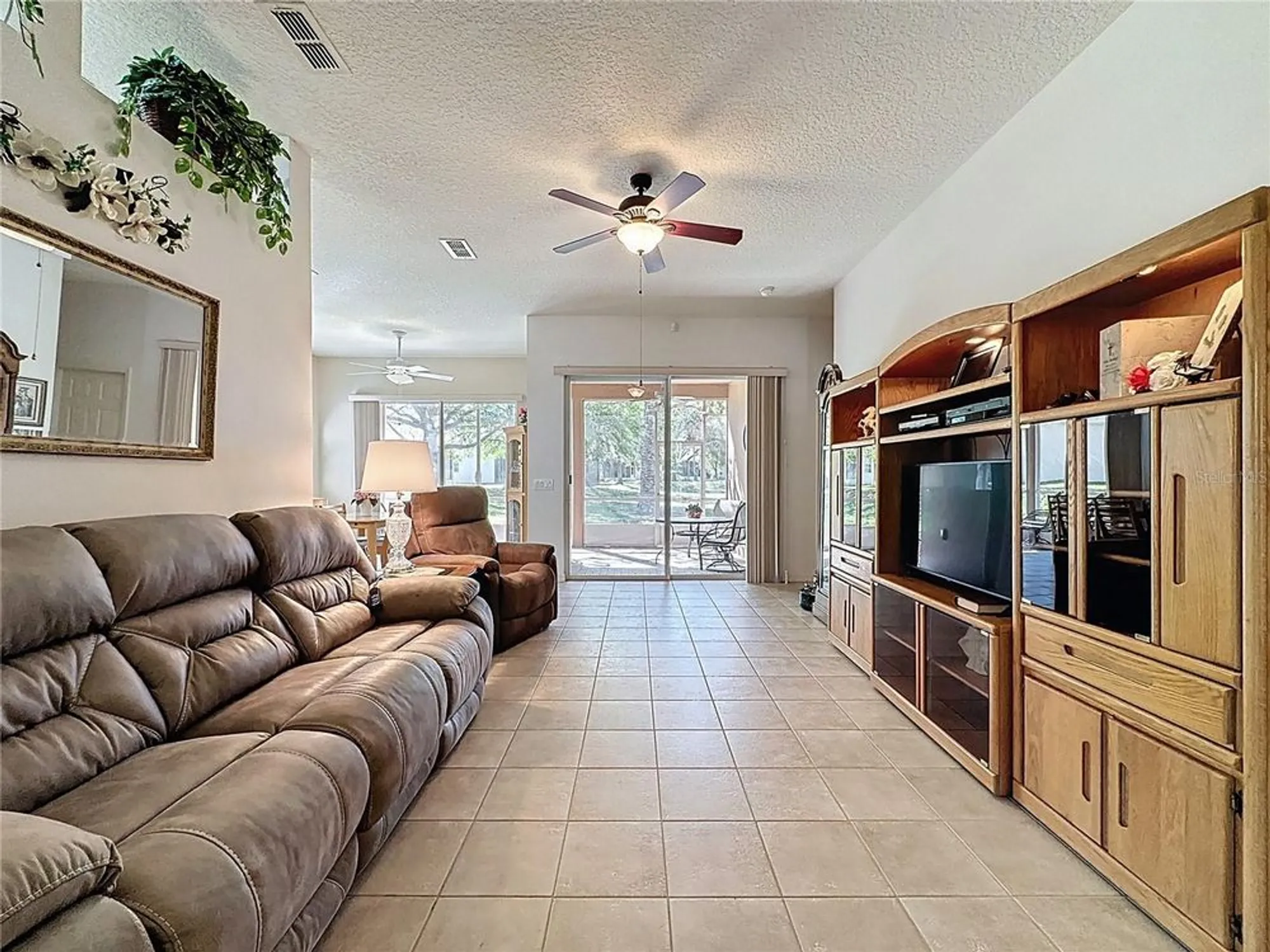 Property Slideshow image 14 of 51 | 120 crepe myrtle dr, Groveland, FL, 34736