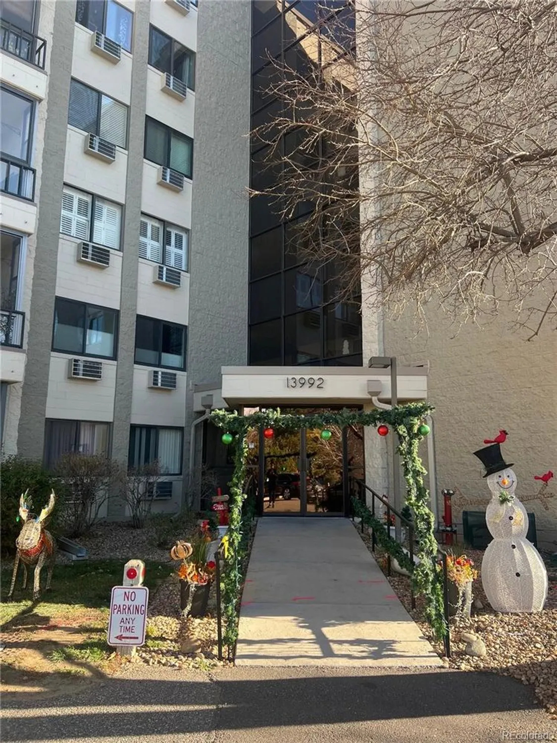 Property Slideshow image 1 of 19 | 13992 e marina dr 303, Aurora, CO, 80014