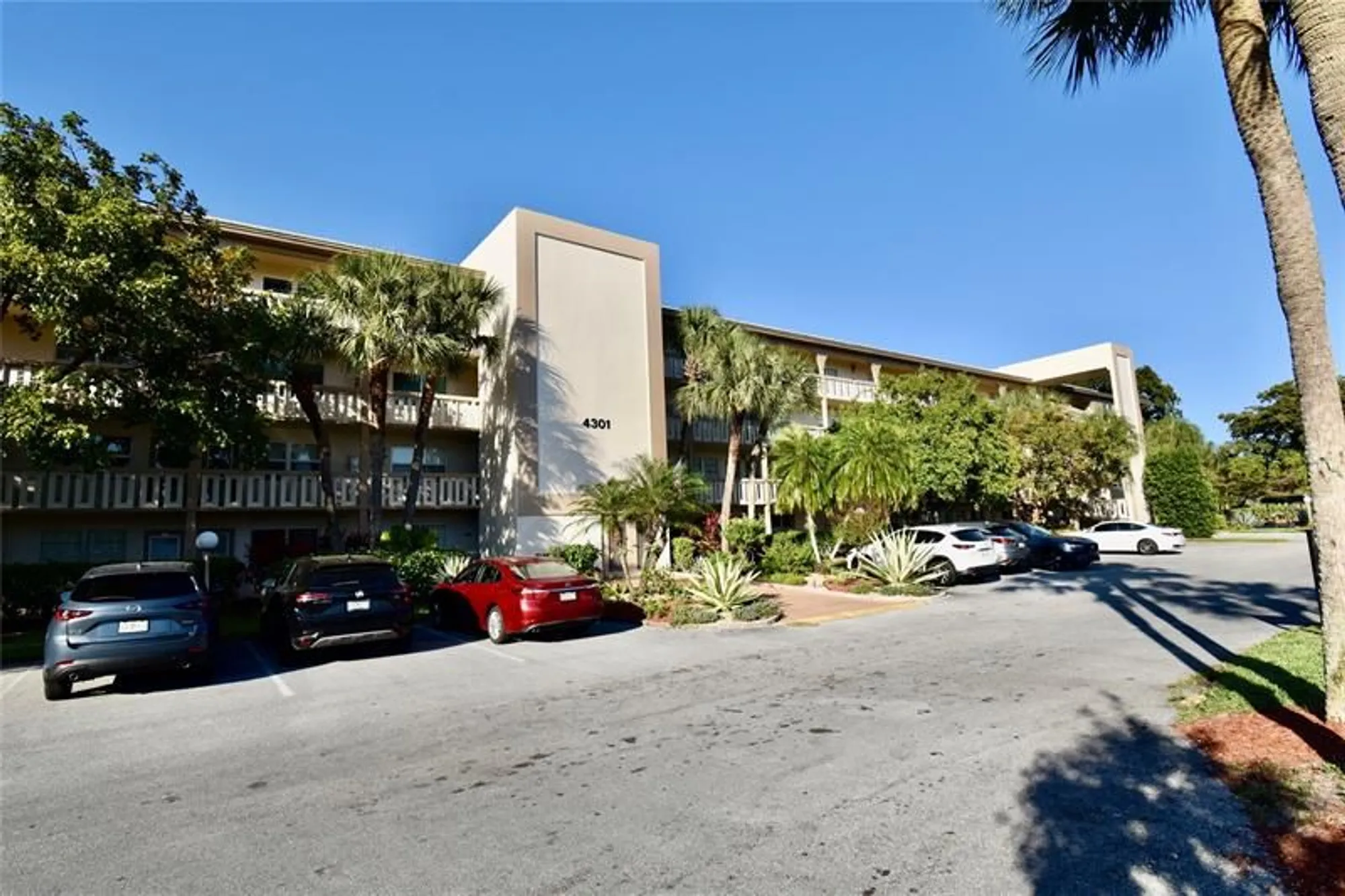 Property Slideshow image 24 of 32 | 4301 martinique cir k1, Coconut Creek, FL, 33066