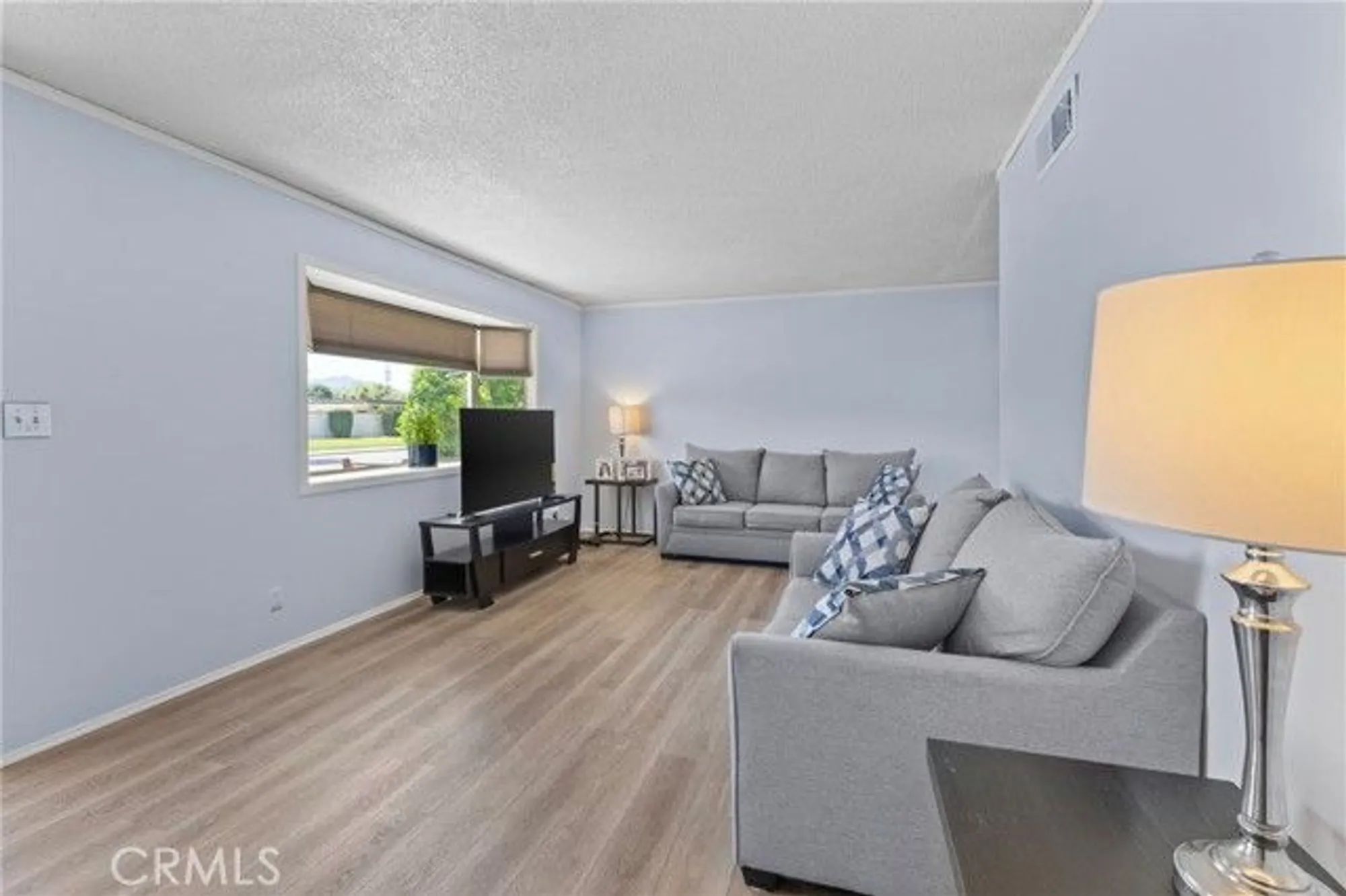 Property Slideshow image 6 of 41 | 541 shasta way, Hemet, CA, 92543