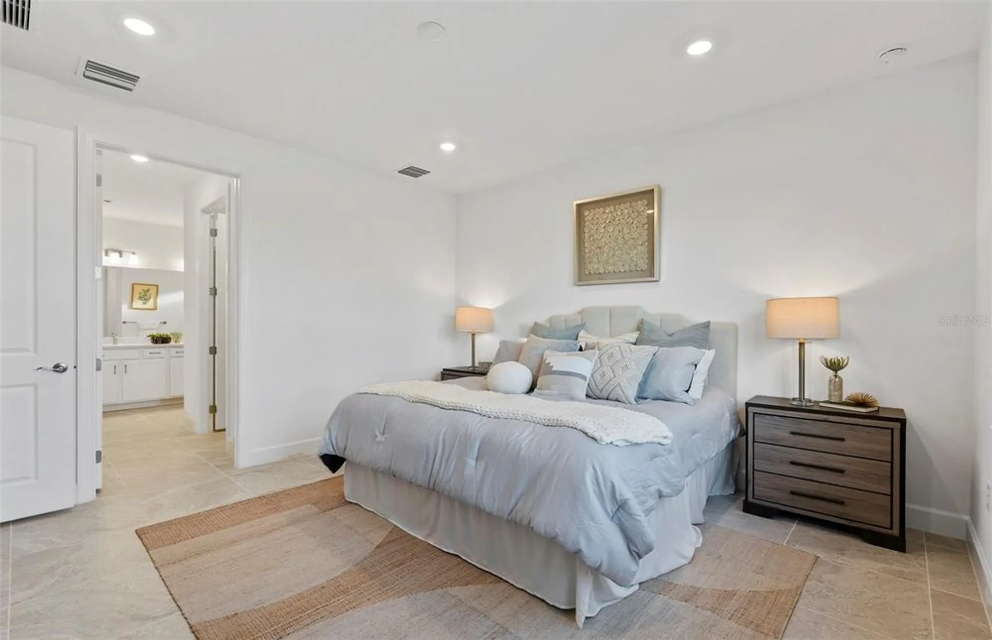 Property Slideshow image 13 of 23 | 18921 indian rock pl, Lakewood Ranch, FL, 34211