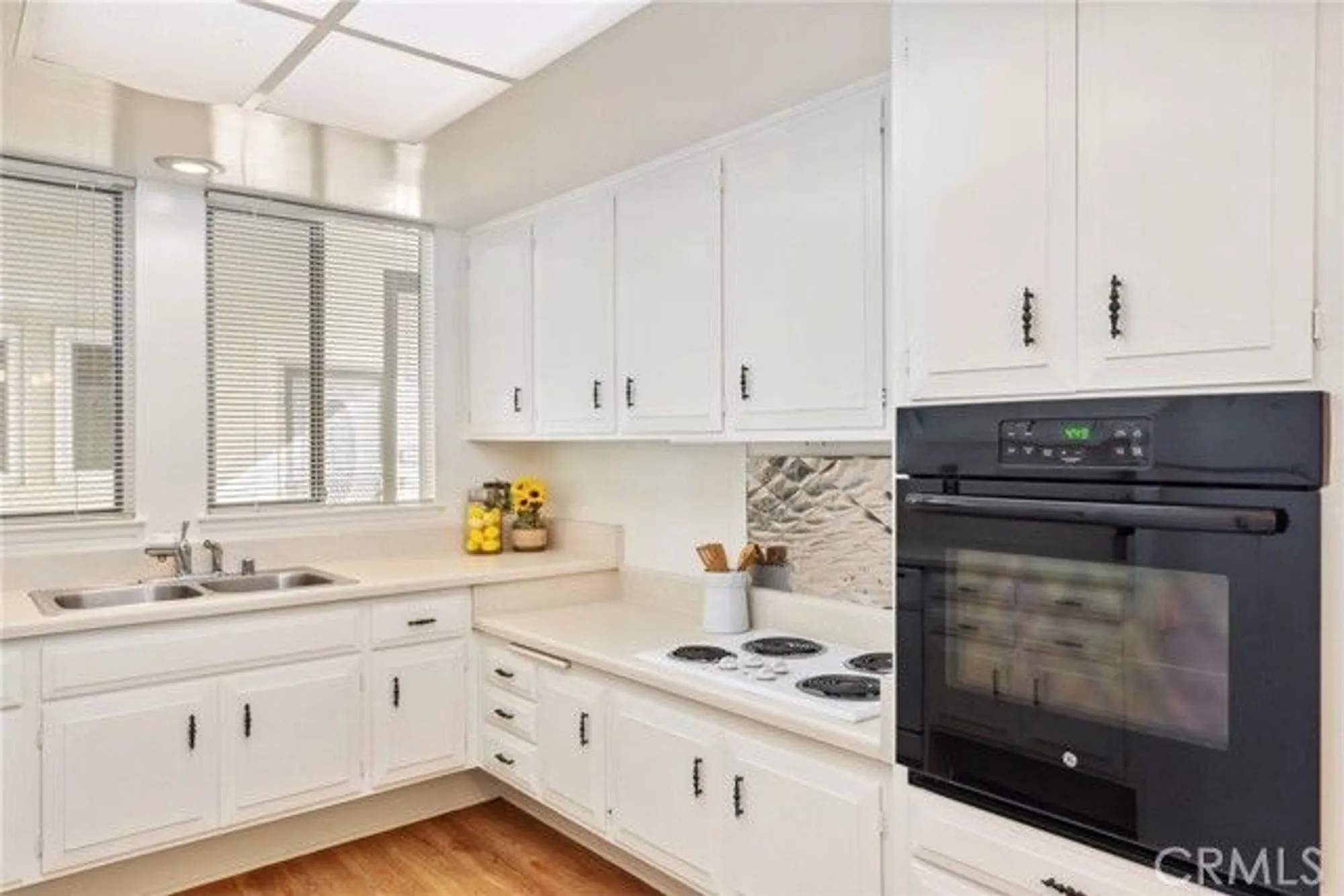 Property Slideshow image 13 of 35 | 225 avenida majorca n, Laguna Woods, CA, 92637