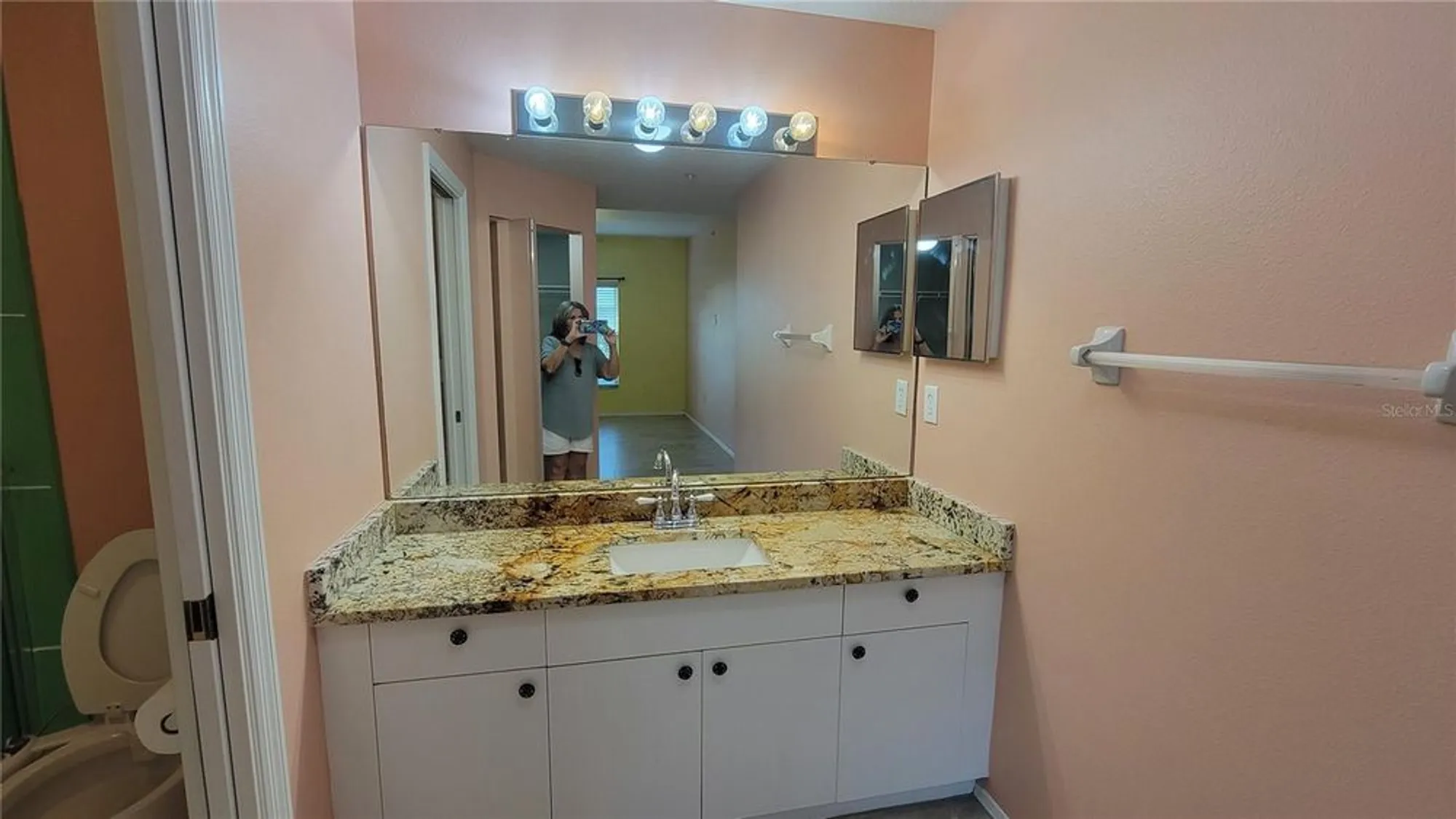 Property Slideshow image 14 of 22 | 6330 green oak cir # 6330, Bradenton, FL, 34203