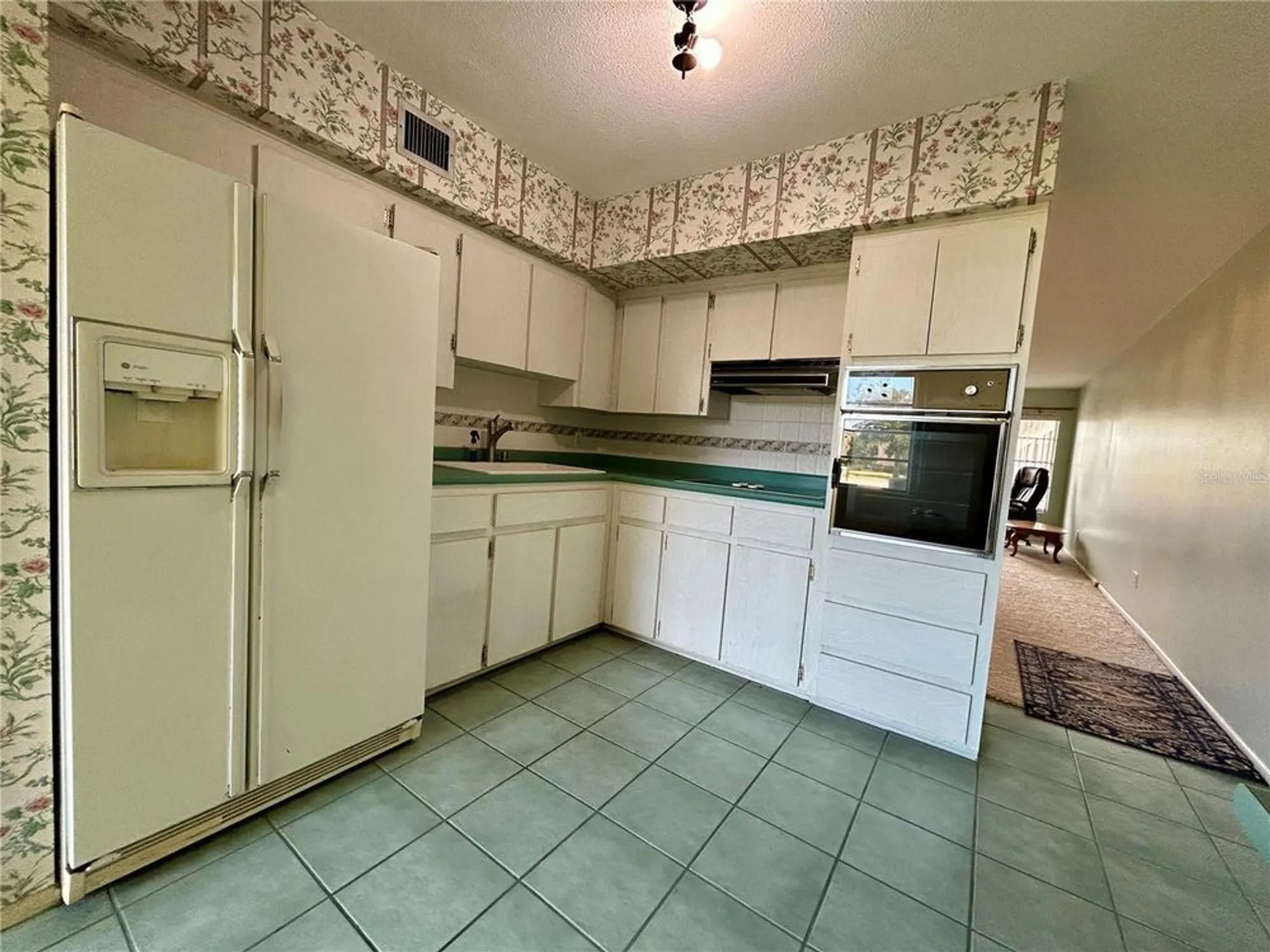 Property Slideshow image 8 of 47 | 2072 australia way 32, Clearwater, FL, 33763