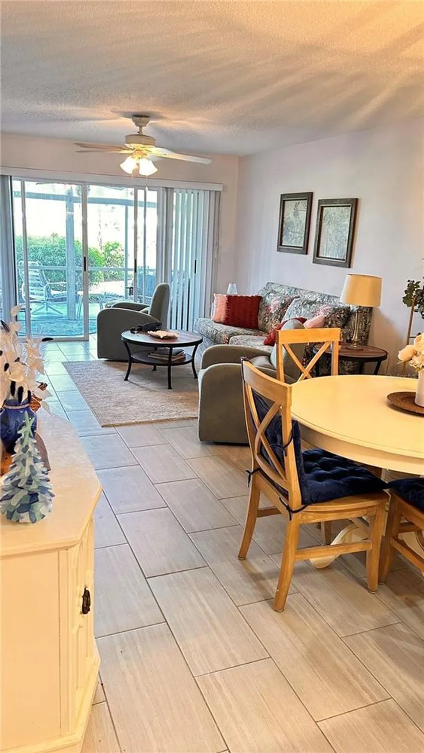 Property Slideshow image 27 of 31 | 433 cerromar ln 331, Venice, FL, 34293