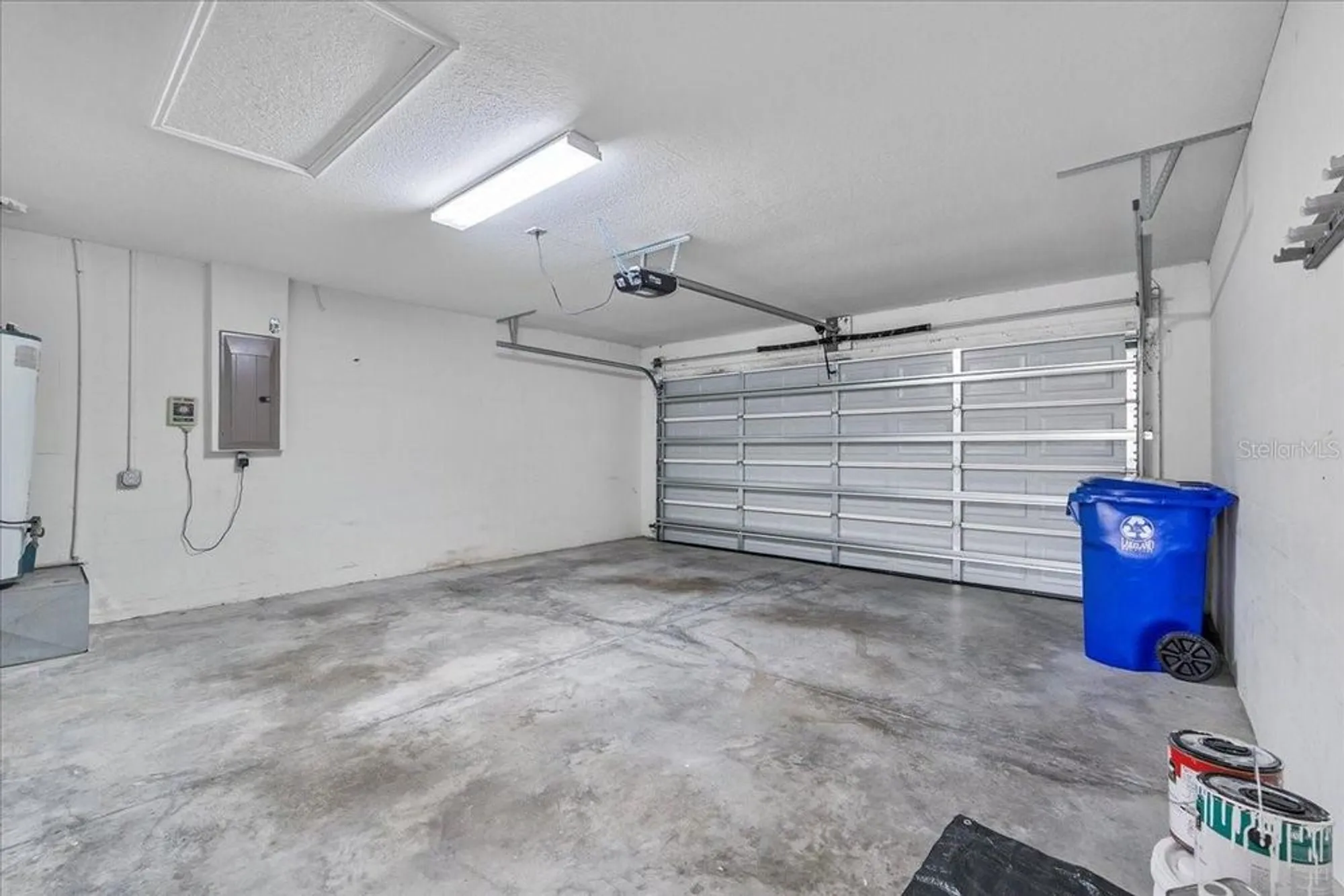 Property Slideshow image 29 of 51 | 4249 windchime ln, Lakeland, FL, 33811