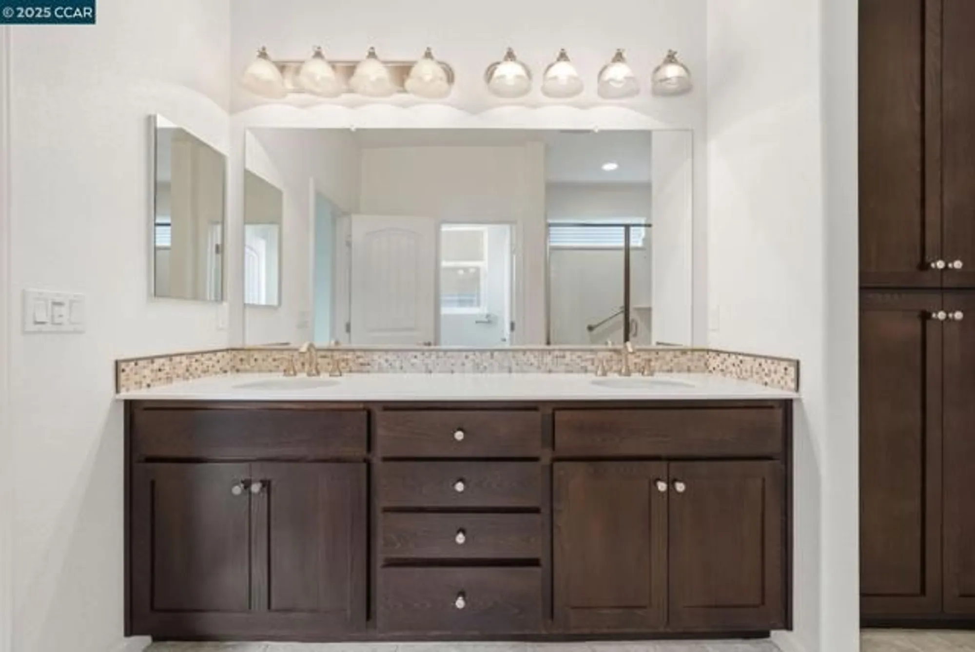 Property Slideshow image 23 of 60 | 4213 hovnanian dr, Sacramento, CA, 95834