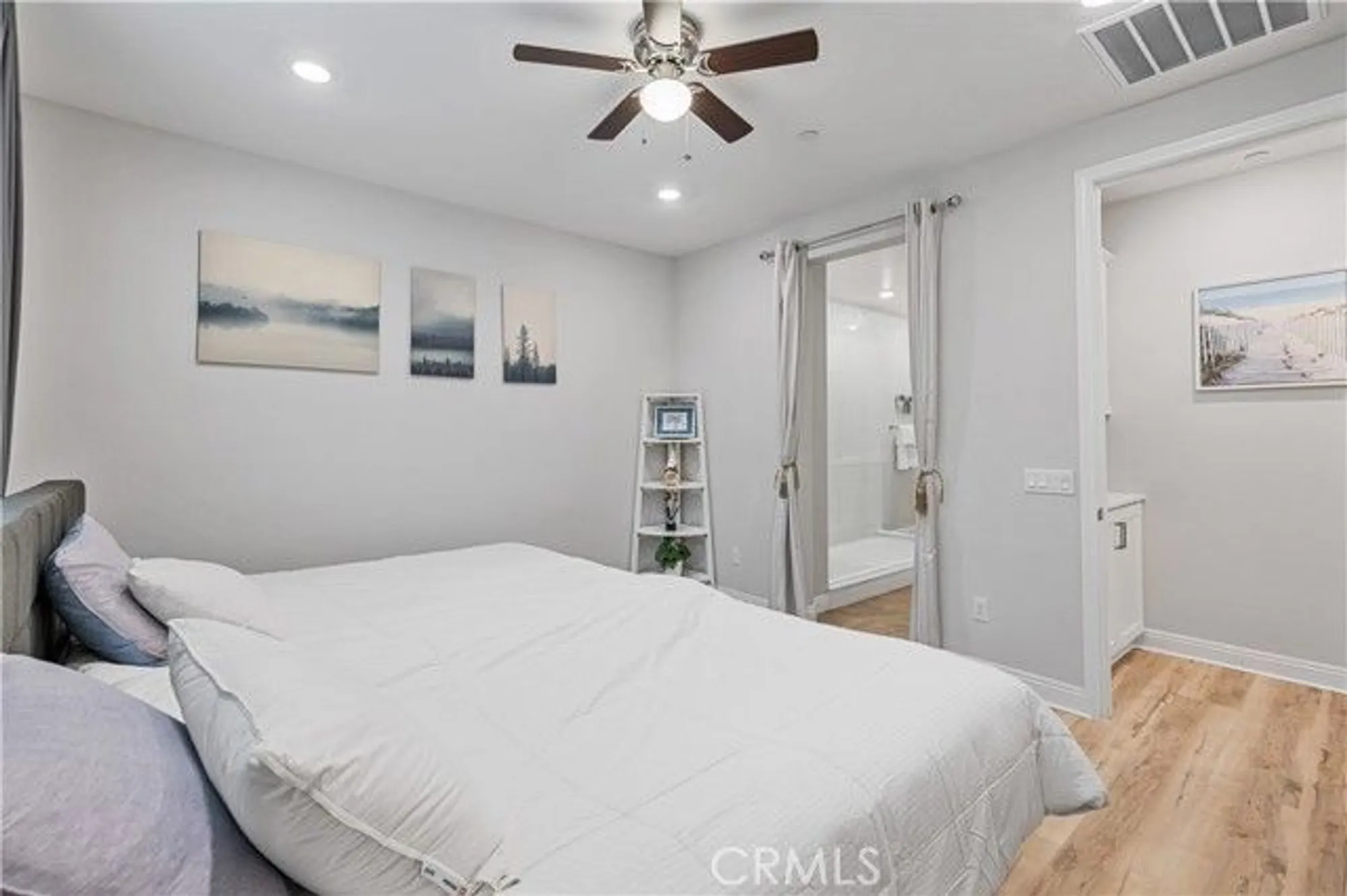 Property Slideshow image 27 of 55 | 20608 galloway dr, Santa Clarita, CA, 91350