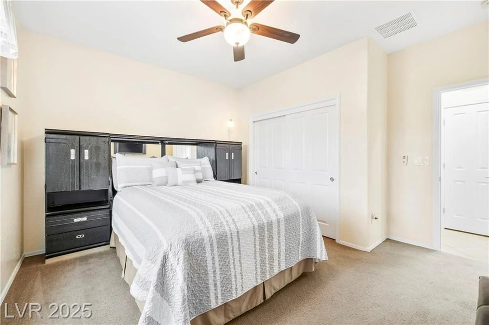 Property Slideshow image 24 of 44 | 2544 solera sky dr, Henderson, NV, 89044