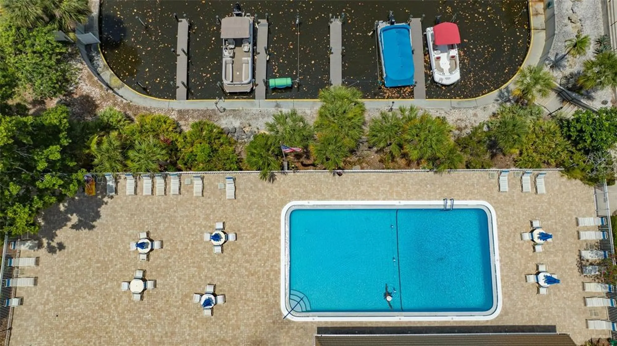 Property Slideshow image 75 of 86 | 2016 riverbluff pkwy v328, Sarasota, FL, 34231