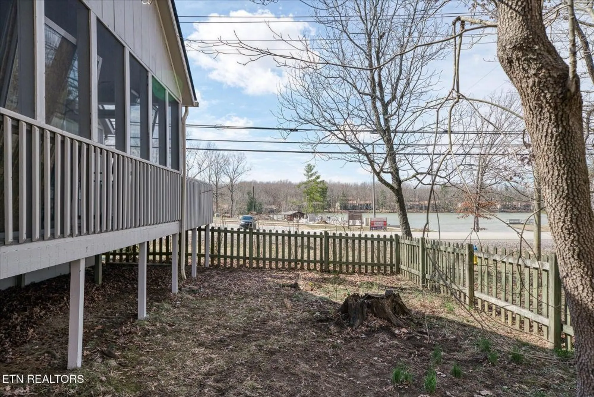 Property Slideshow image 10 of 48 | 112 gilford ter, Crossville, TN, 38558