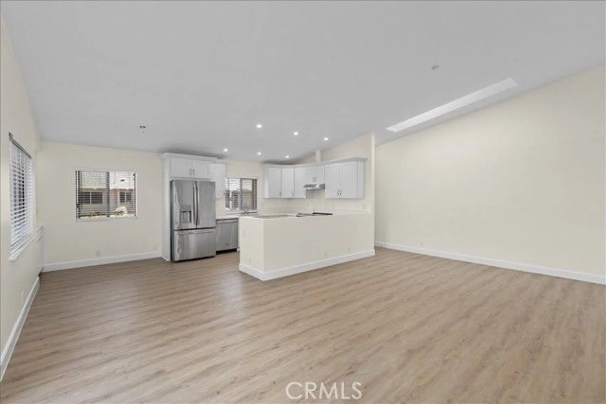 Property Slideshow image 14 of 34 | 8646 butte cir unit 607e, Huntington Beach, CA, 92646