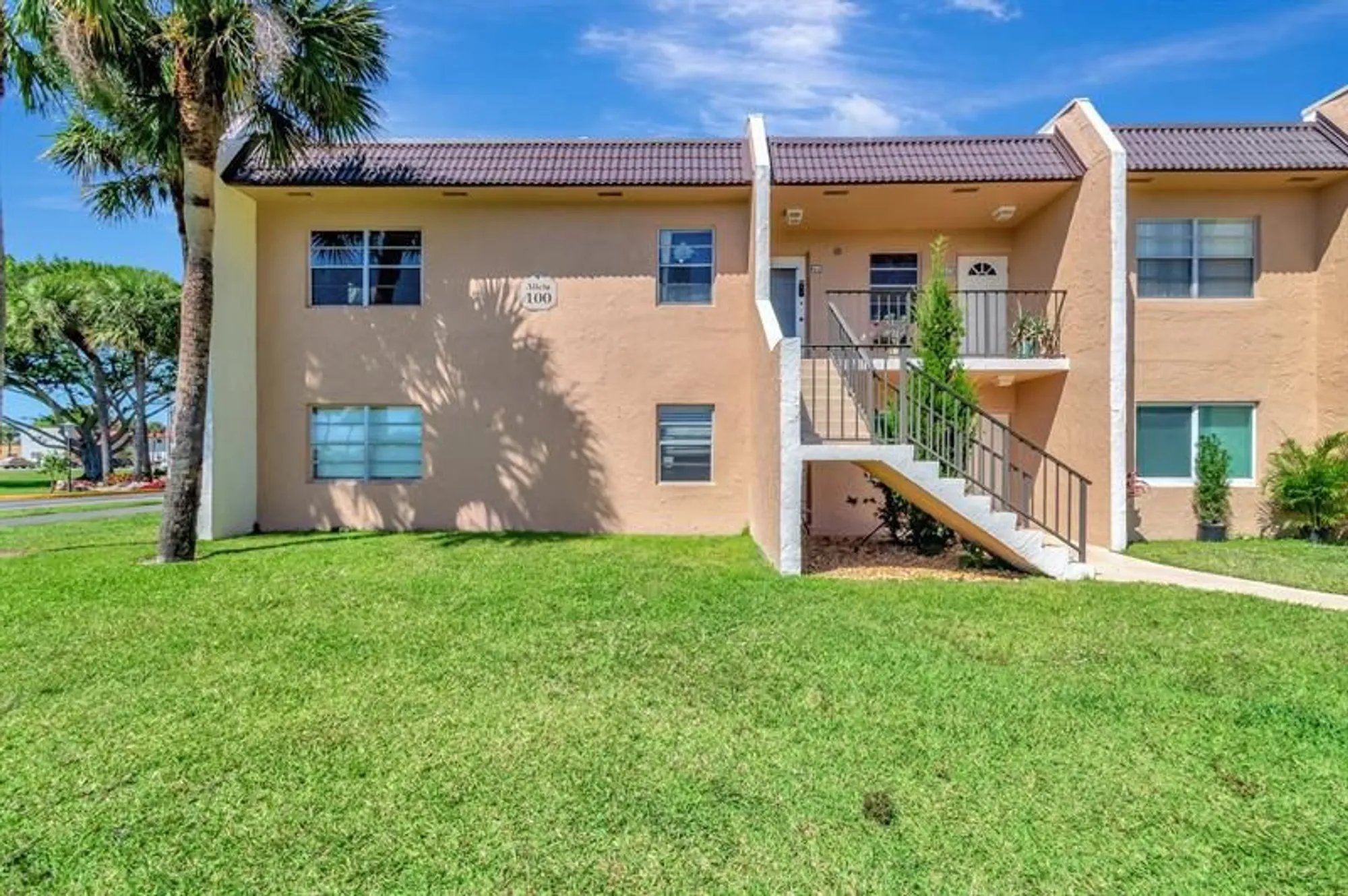 Property Slideshow image 25 of 67 | 100 lake meryl dr 201, West Palm Beach, FL, 33411