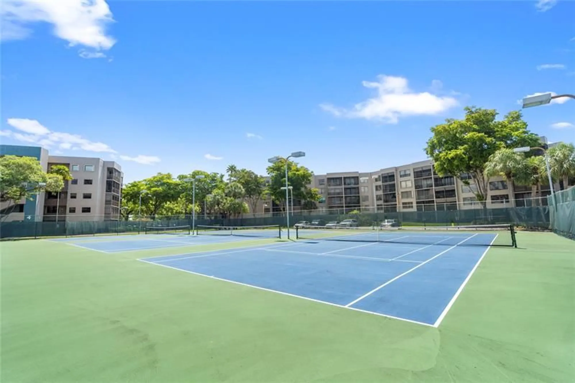 Property Slideshow image 34 of 38 | 900 colony point cir 511, Pembroke Pines, FL, 33026