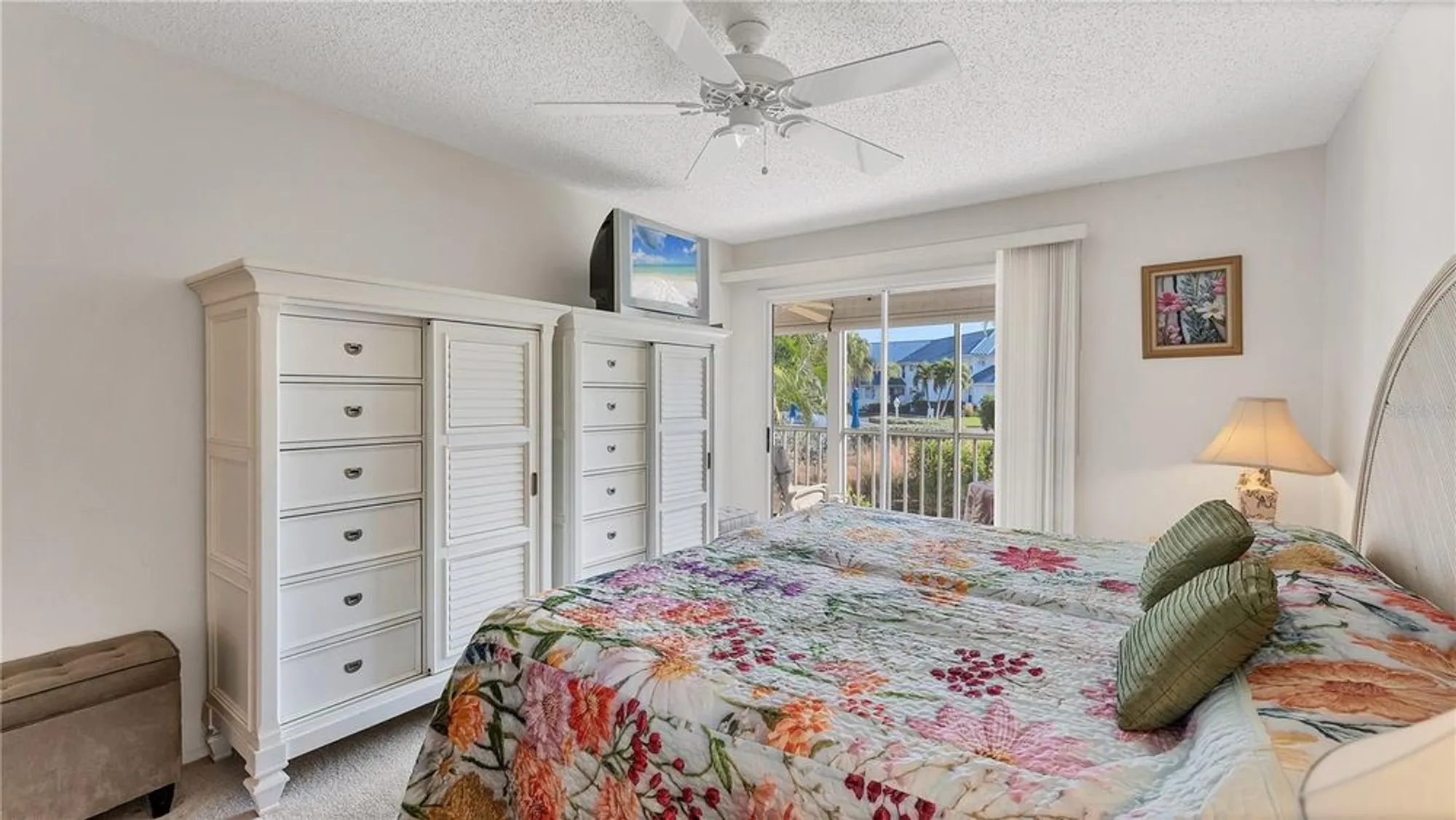 Property Slideshow image 18 of 54 | 983 sandpiper cir, Bradenton, FL, 34209