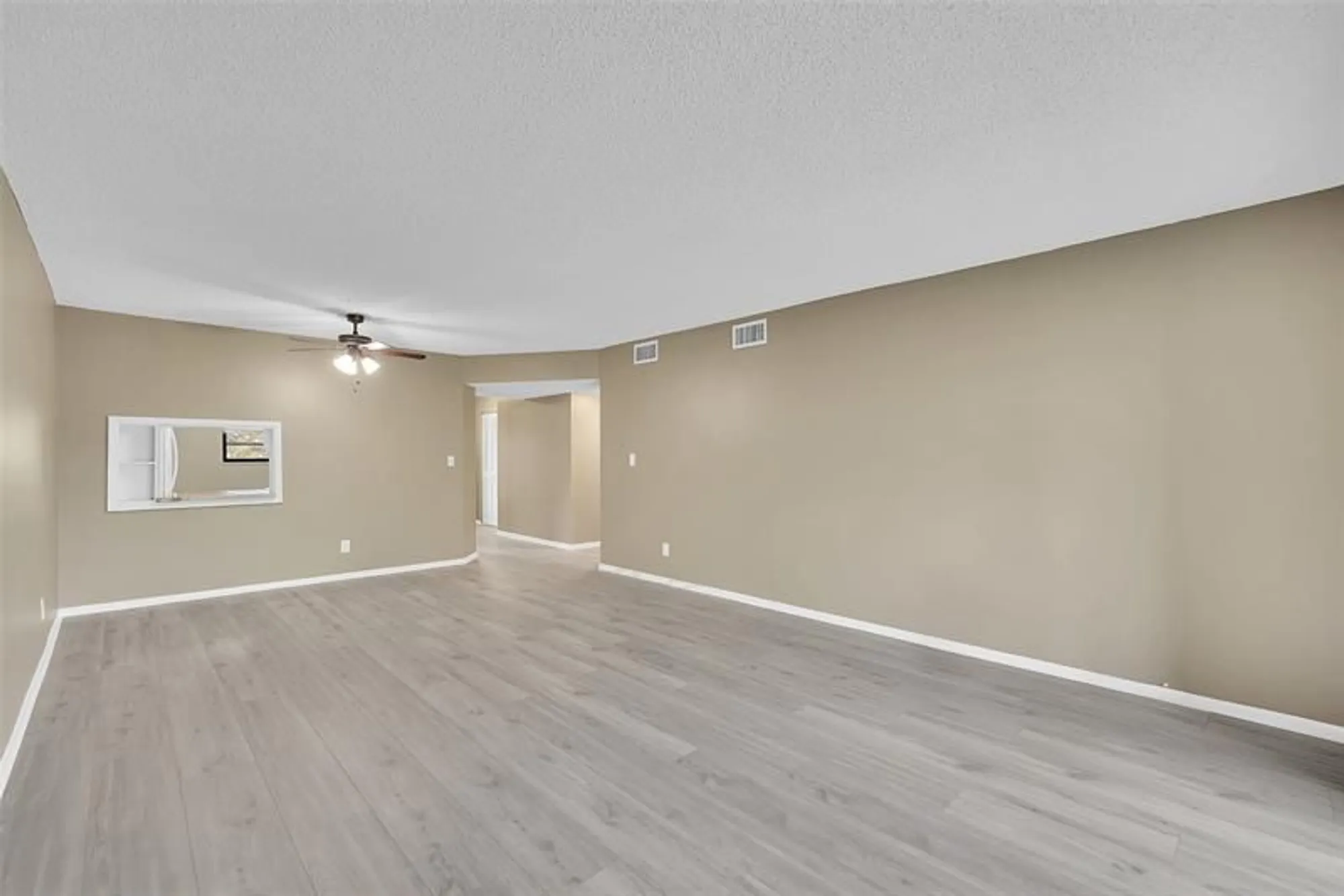 Property Slideshow image 12 of 30 | 4950 e sabal palm blvd 302, Tamarac, FL, 33319