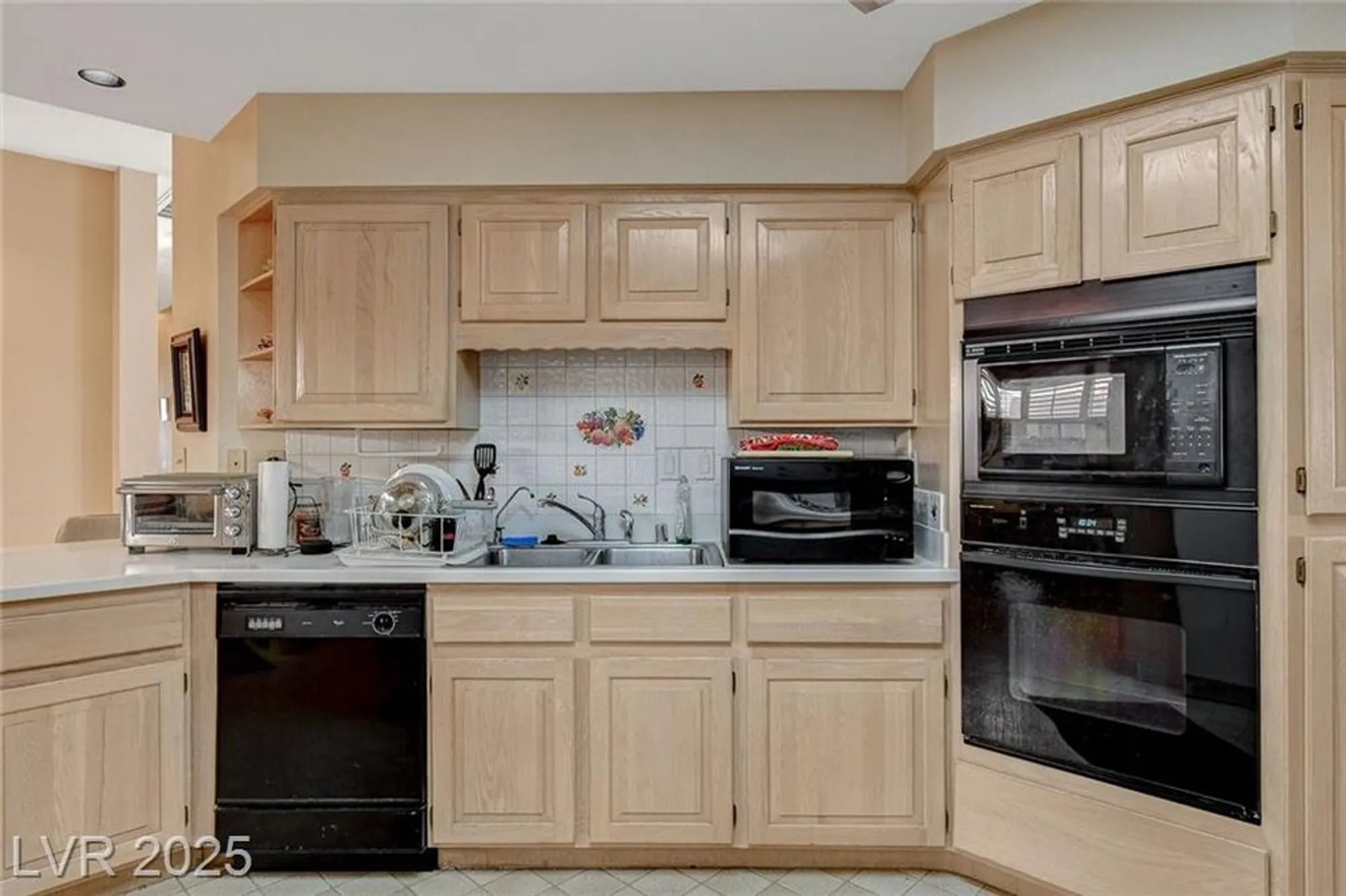 Property Slideshow image 27 of 63 | 352 mill hollow rd, Las Vegas, NV, 89107