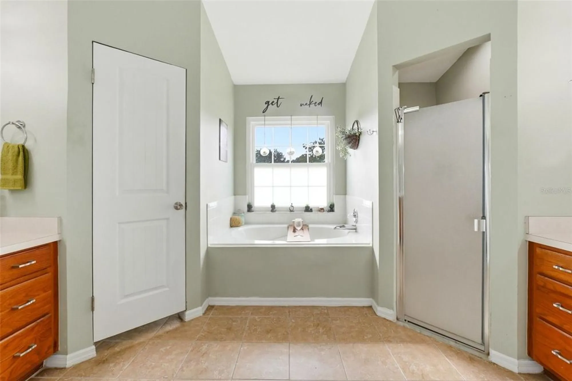 Property Slideshow image 22 of 40 | 26234 glen eagle dr, Leesburg, FL, 34748