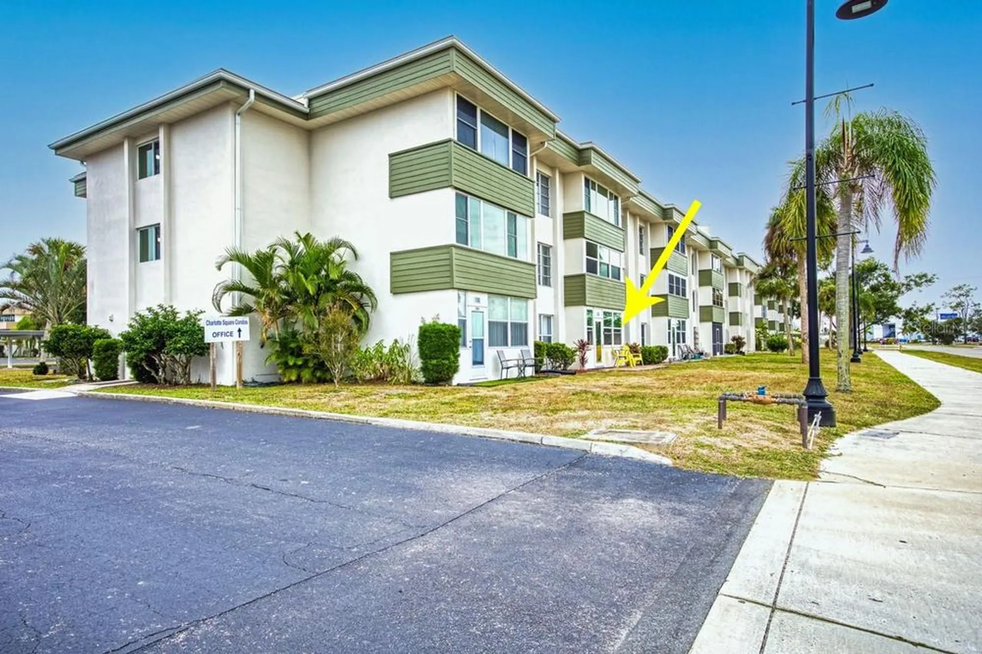 Property Slideshow image 14 of 34 | 2300 aaron st apt 106, Port Charlotte, FL, 33952