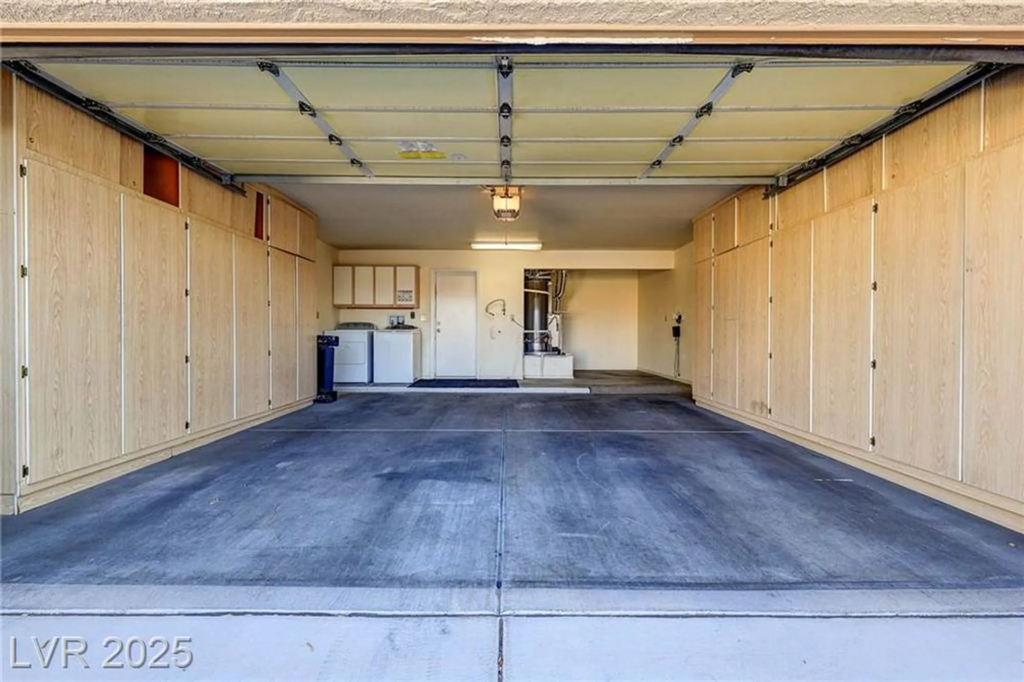 Property Slideshow image 16 of 58 | 2813 brianwood ct, Las Vegas, NV, 89134