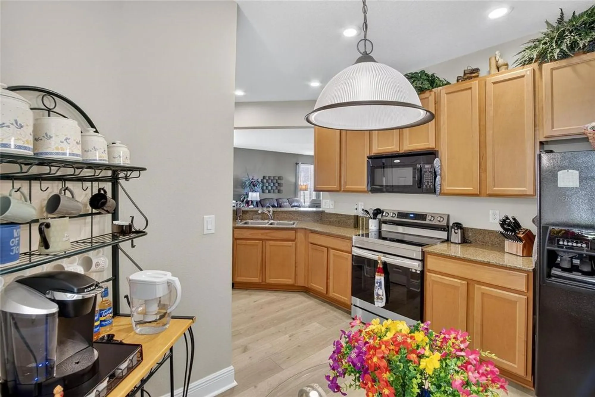 Property Slideshow image 19 of 58 | 307 bluewater falls ct, Apollo Beach, FL, 33572