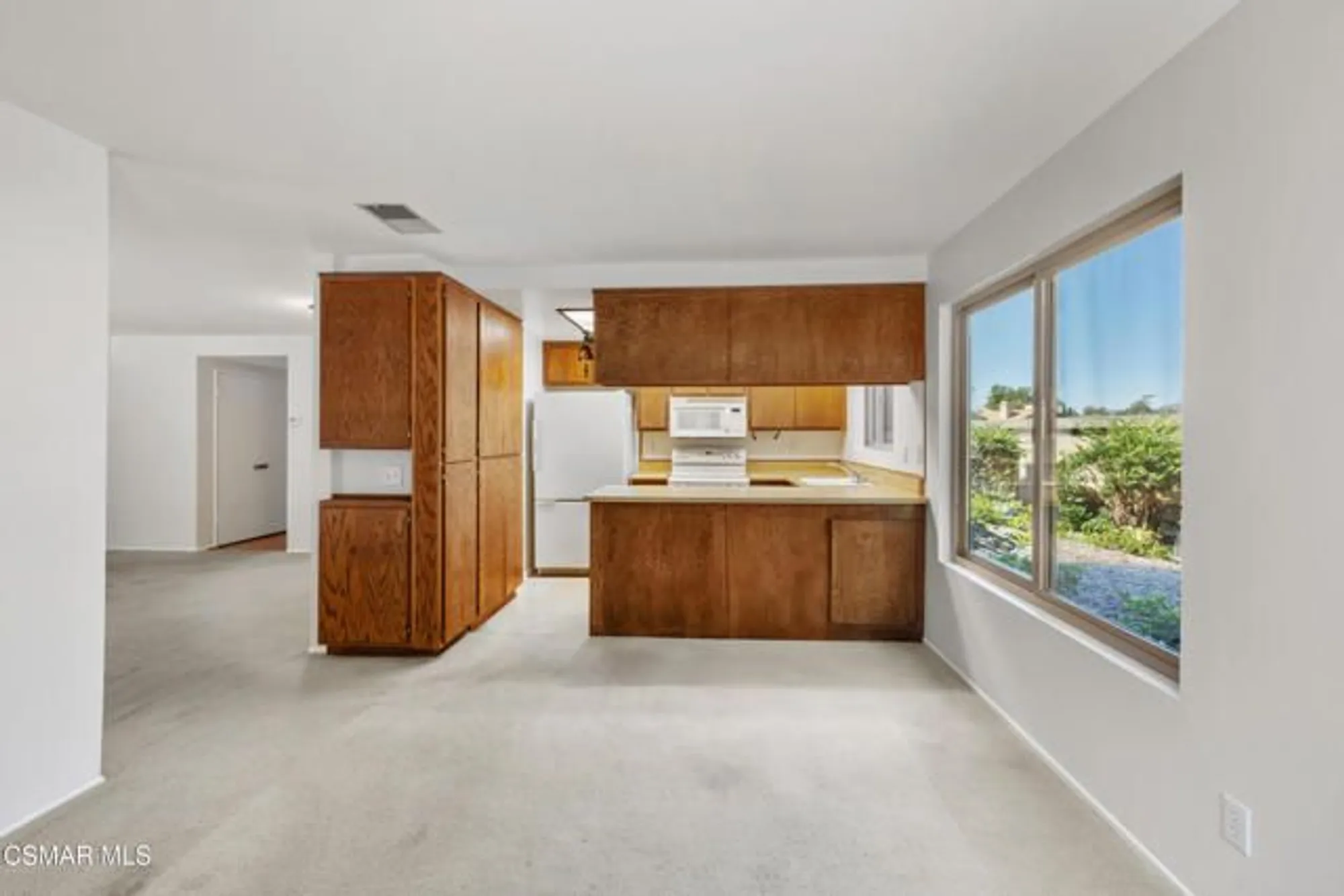 Property Slideshow image 20 of 62 | 224 oakleaf dr 105, Thousand Oaks, CA, 91360