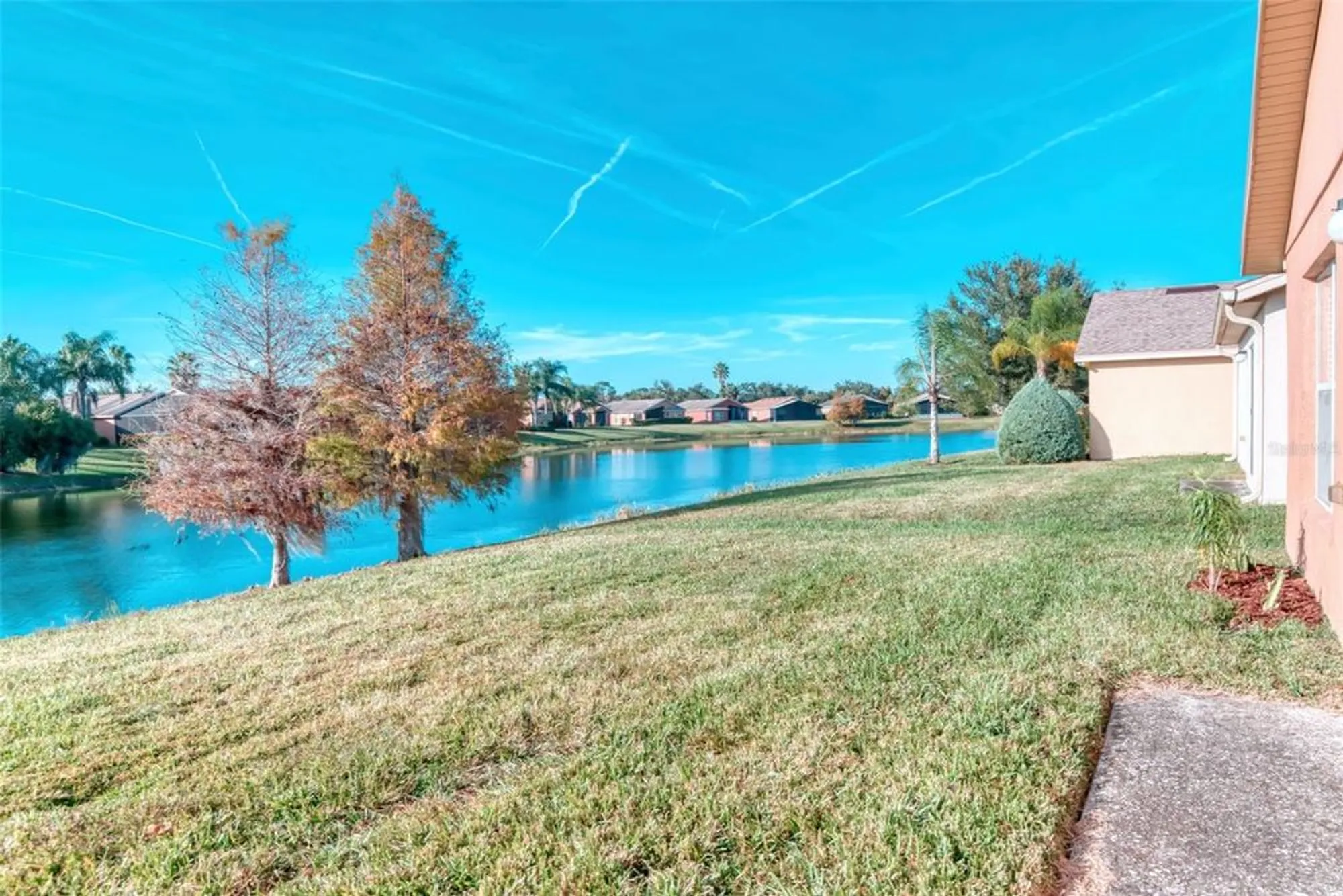 Property Slideshow image 27 of 30 | 601 grand canal dr, Kissimmee, FL, 34759