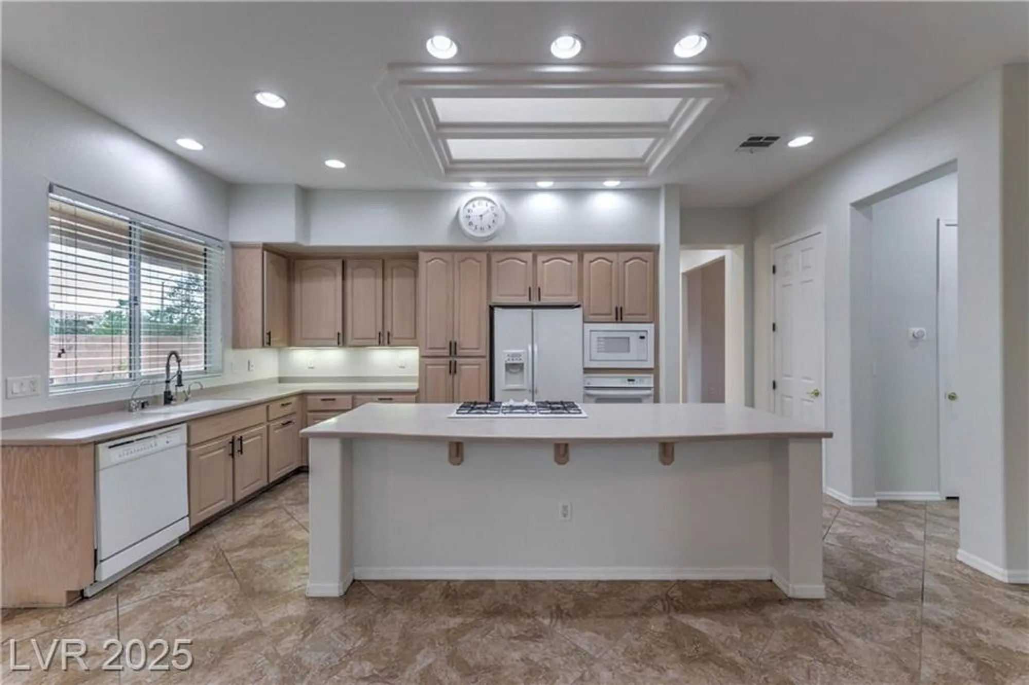 Property Slideshow image 8 of 35 | 2563 collinsville dr, Henderson, NV, 89052