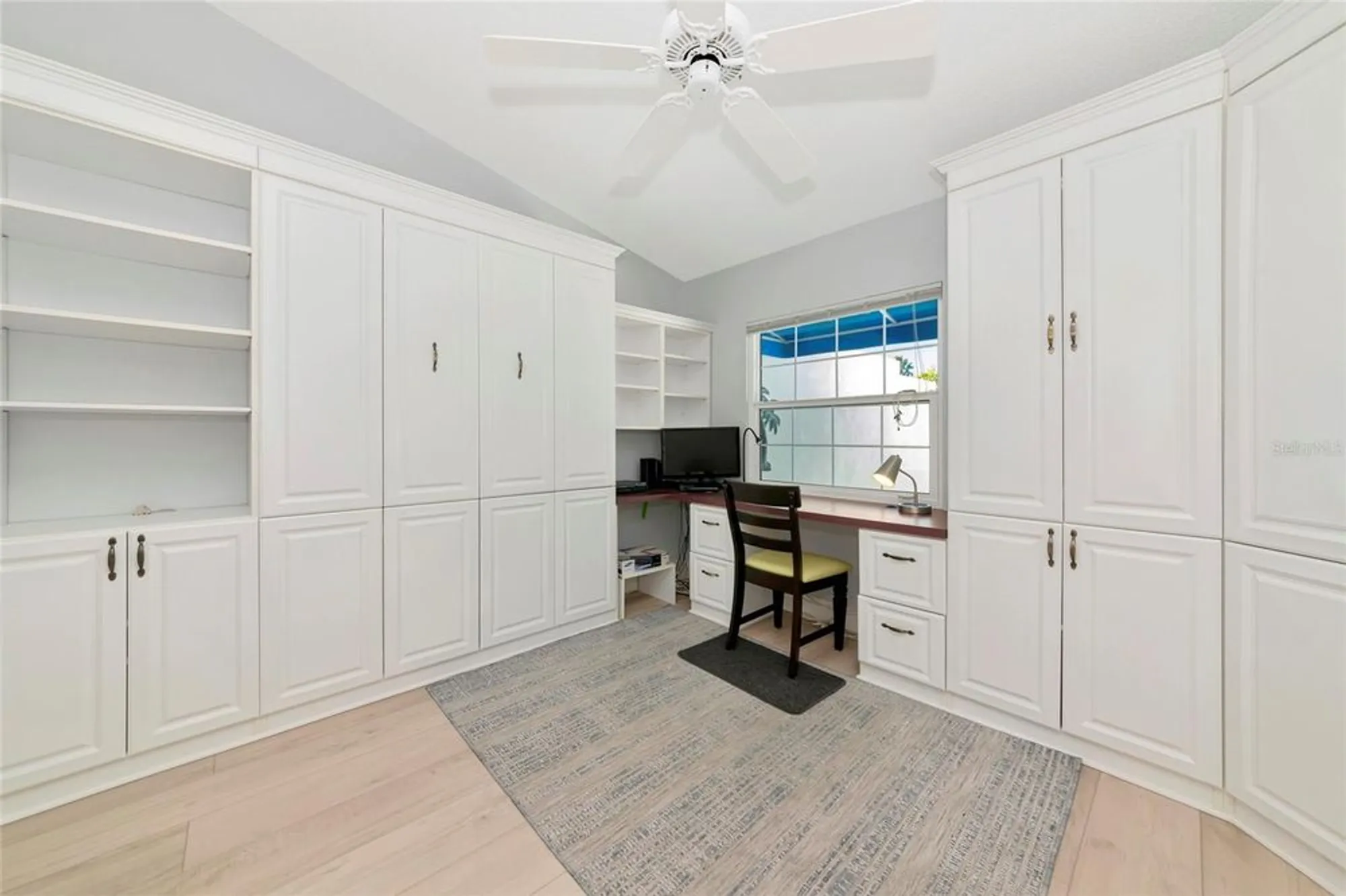 Property Slideshow image 27 of 63 | 515 woodstork cir, Bradenton, FL, 34209