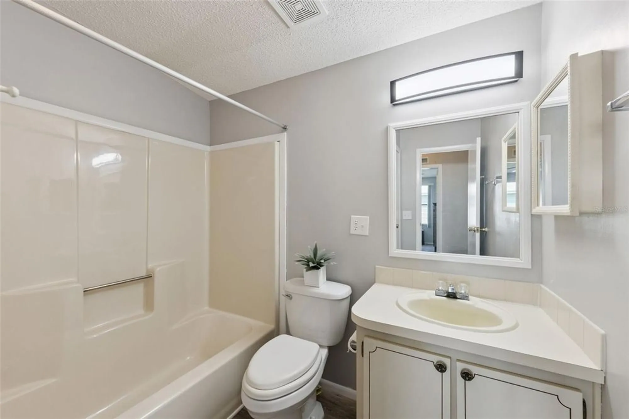 Property Slideshow image 20 of 27 | 726 orchid st, Lady Lake, FL, 32159
