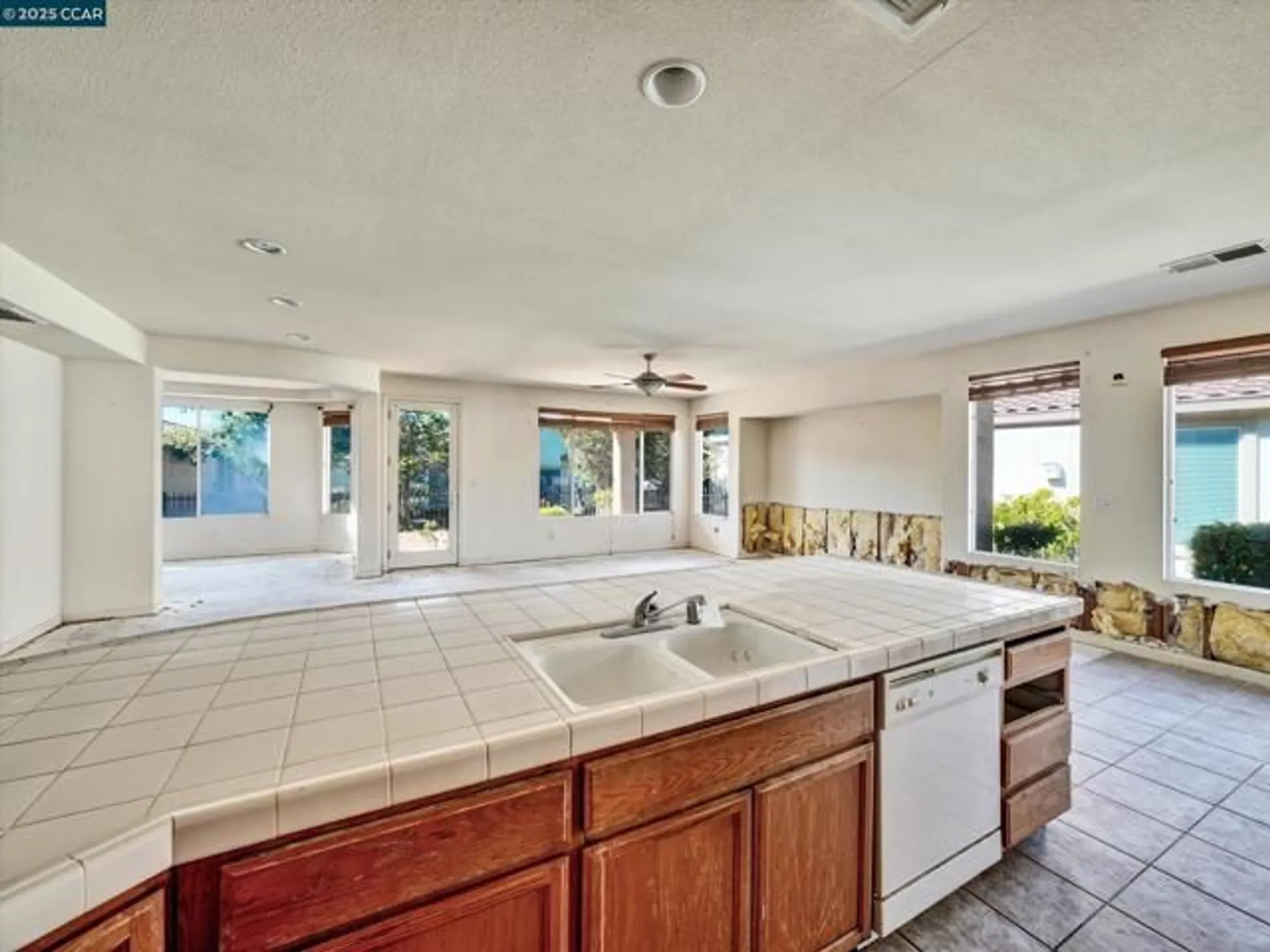 Property Slideshow image 8 of 29 | 329 brockton pl, Rio Vista, CA, 94571