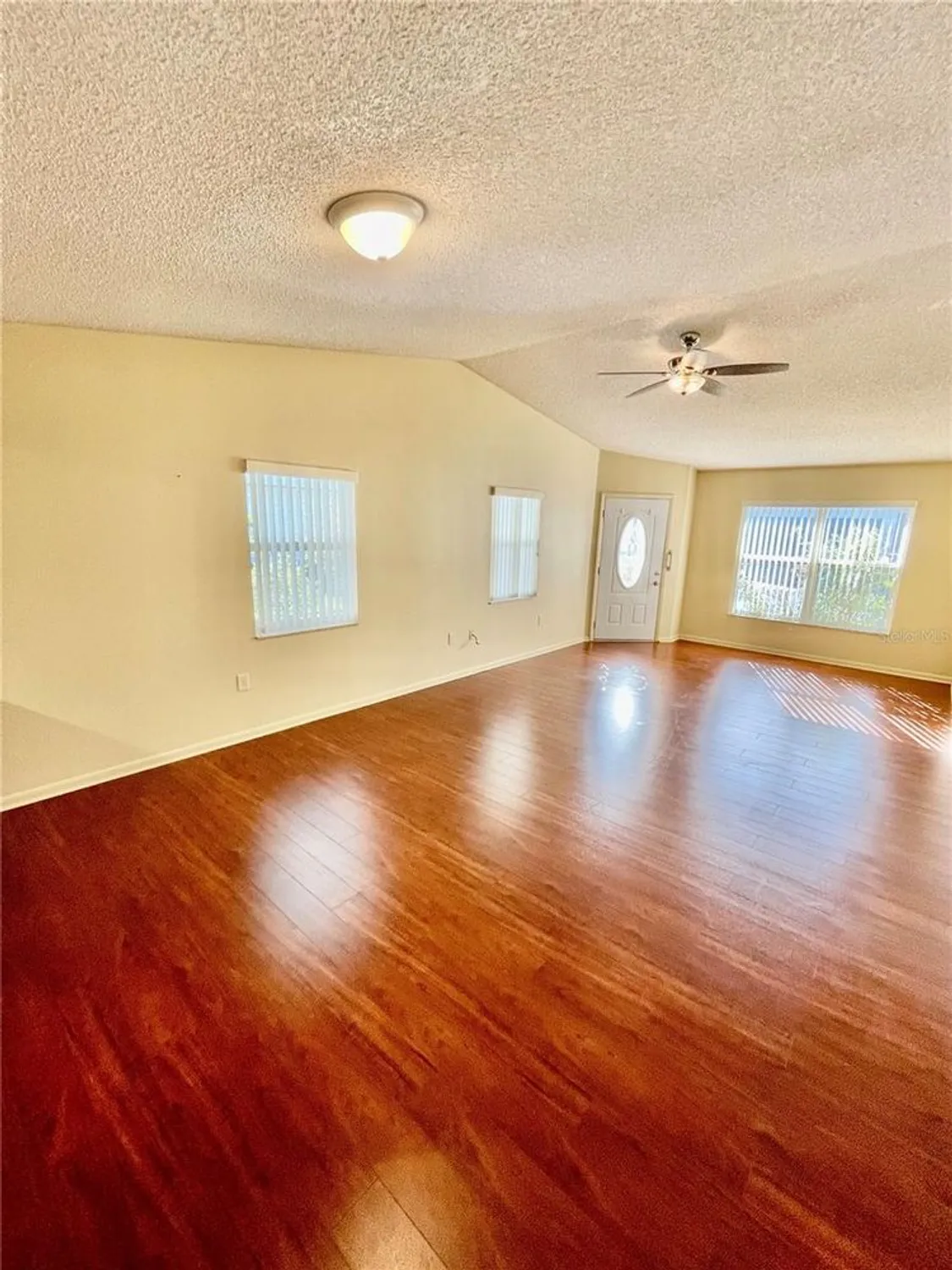 Property Slideshow image 20 of 59 | 1690 colonnades cir, Lakeland, FL, 33811