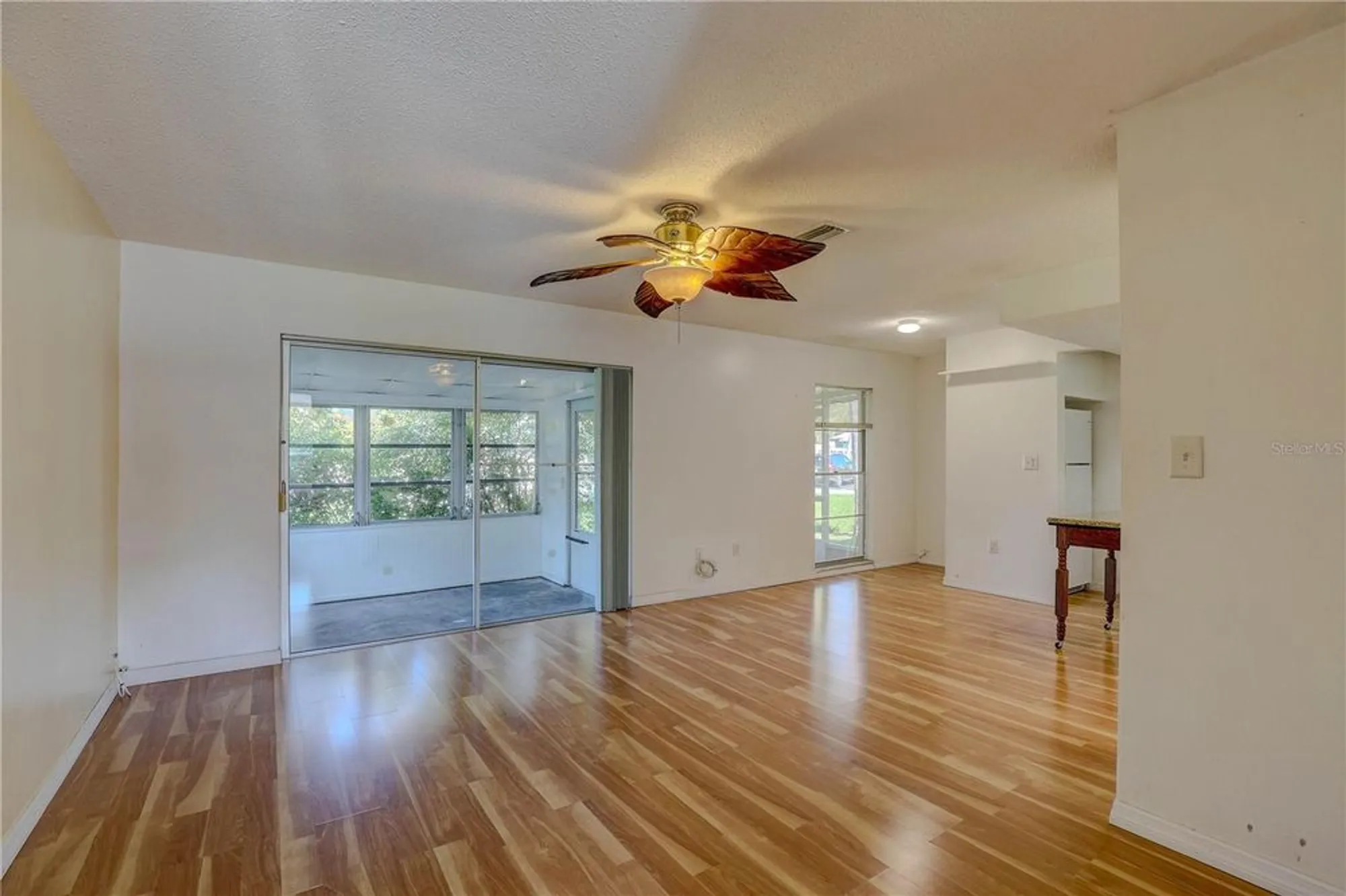 Property Slideshow image 5 of 28 | 864 lake haven rd, Dunedin, FL, 34698