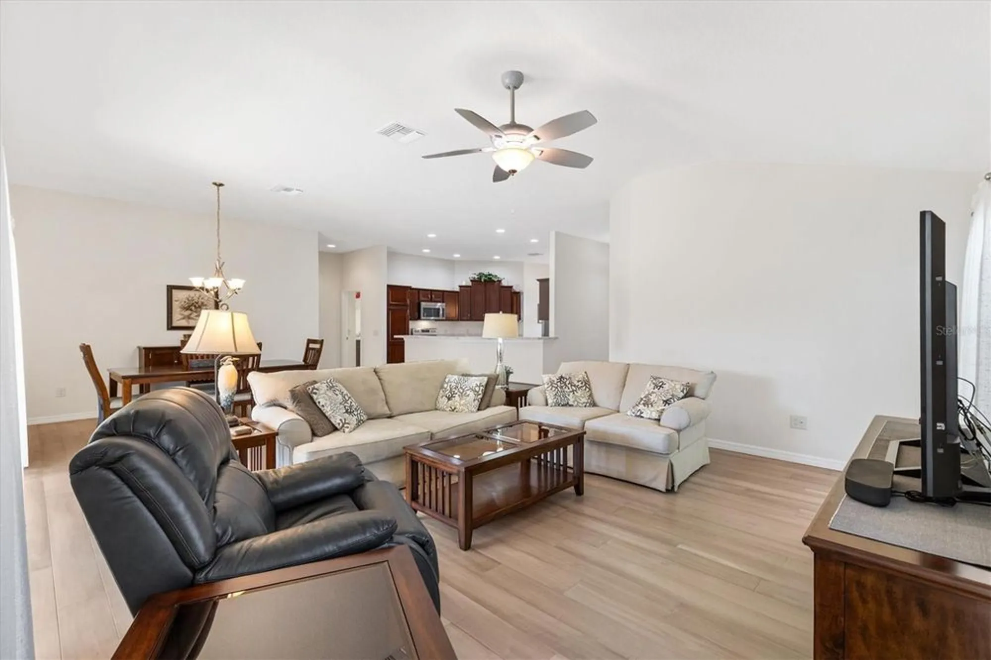 Property Slideshow image 13 of 42 | 3972 neighborly way, The Villages, FL, 32163