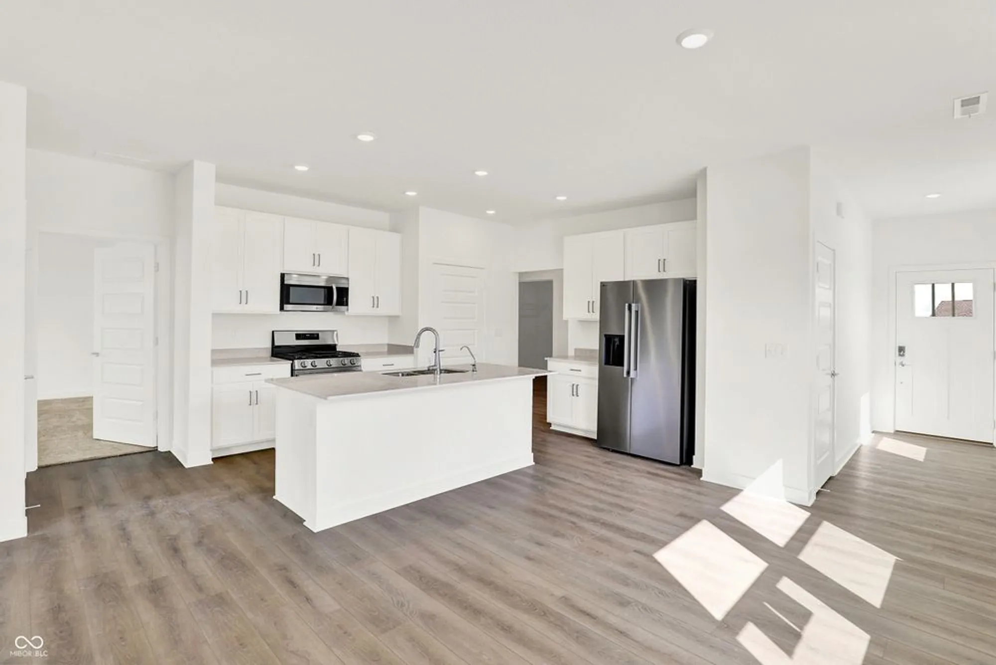 Property Slideshow image 9 of 44 | 5363 foxley park ln, Avon, IN, 46123