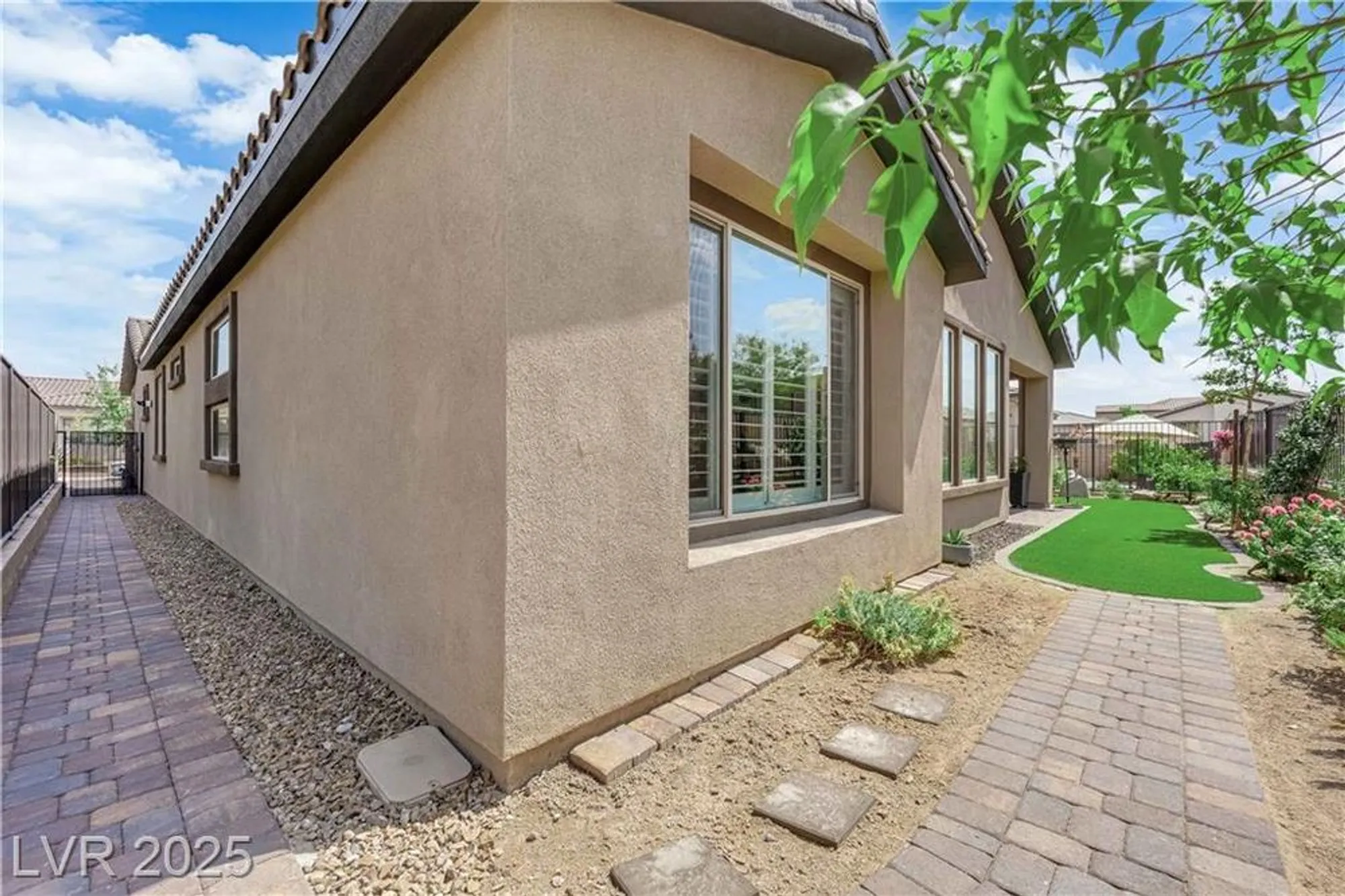 Property Slideshow image 36 of 57 | 11 arid crest ave, Henderson, NV, 89011
