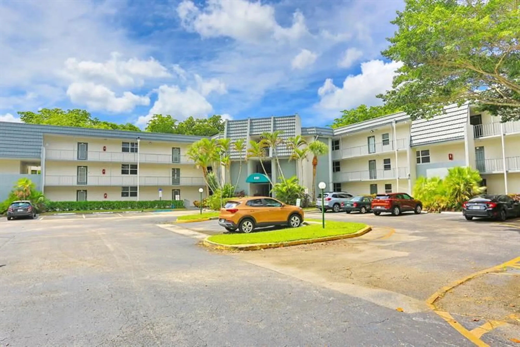 Property Slideshow image 3 of 30 | 9151 lime bay blvd 310, Tamarac, FL, 33321