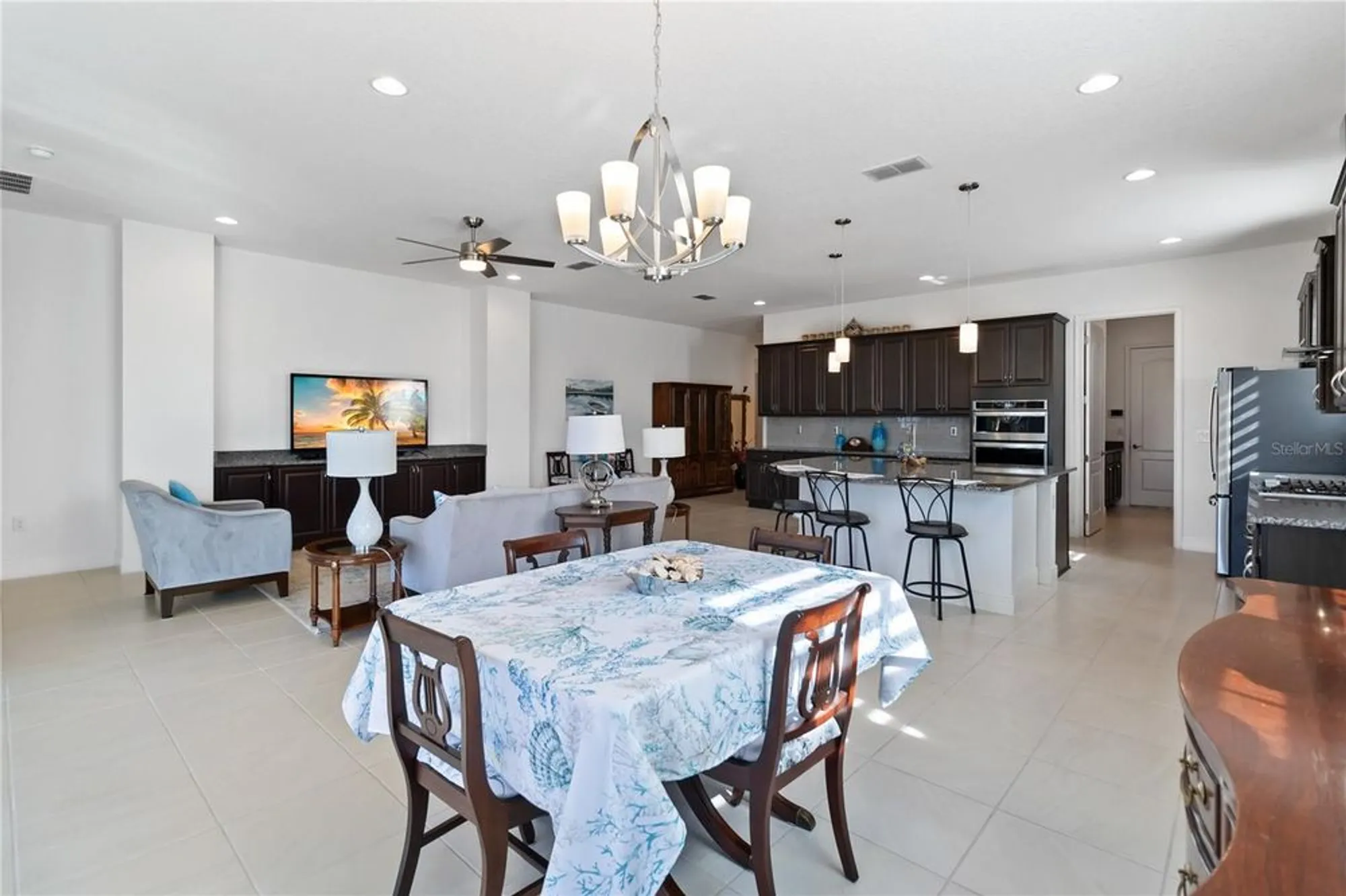 Property Slideshow image 9 of 58 | 5014 e fountainwood dr, Saint Cloud, FL, 34772