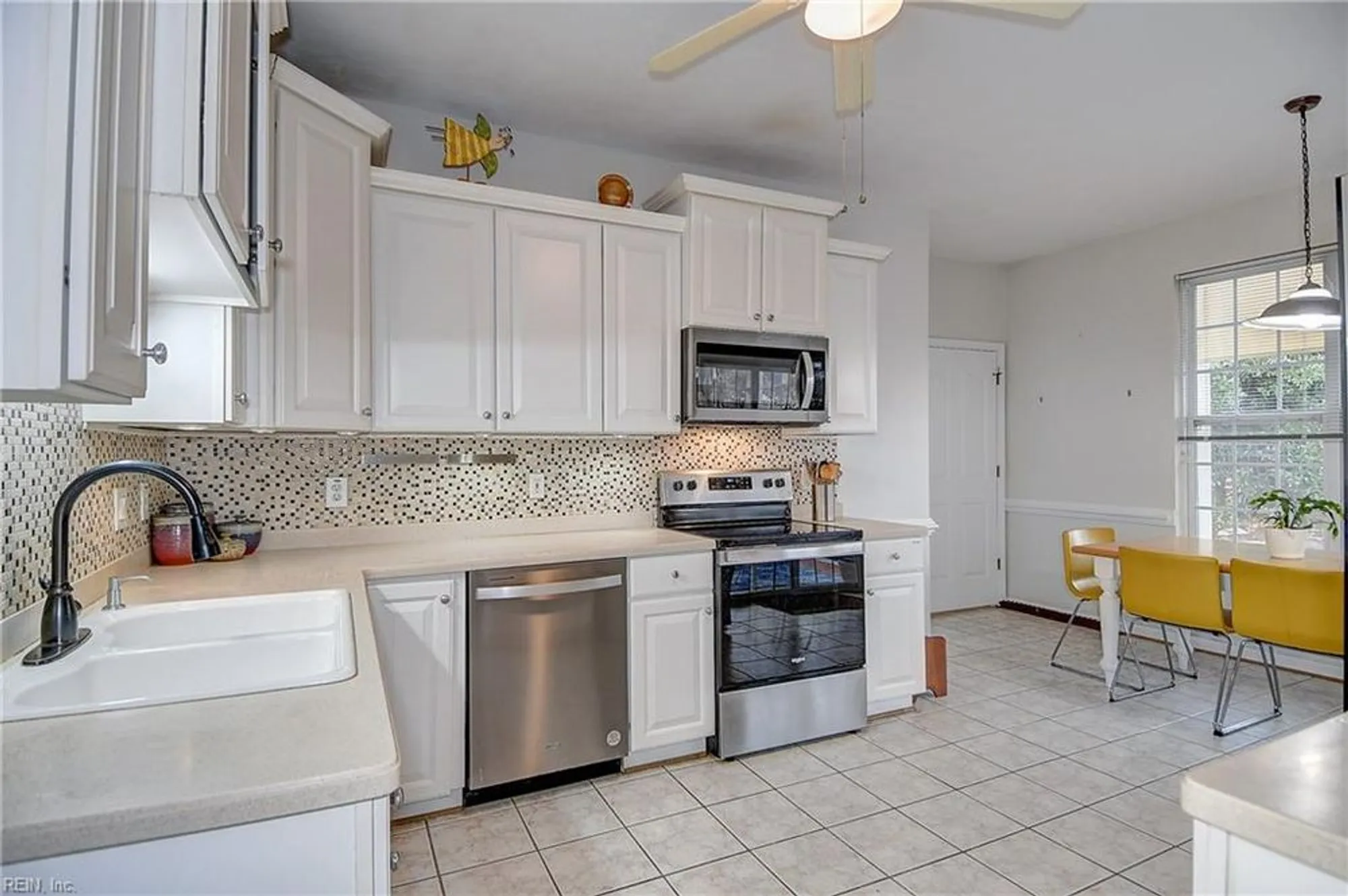 Property Slideshow image 19 of 49 | 3008 looking glass ct, Virginia Beach, VA, 23456
