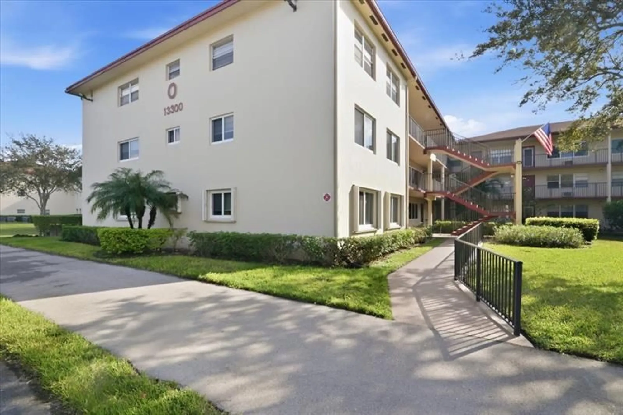 Property Slideshow image 4 of 29 | 13300 sw 1st st o206, Pembroke Pines, FL, 33027