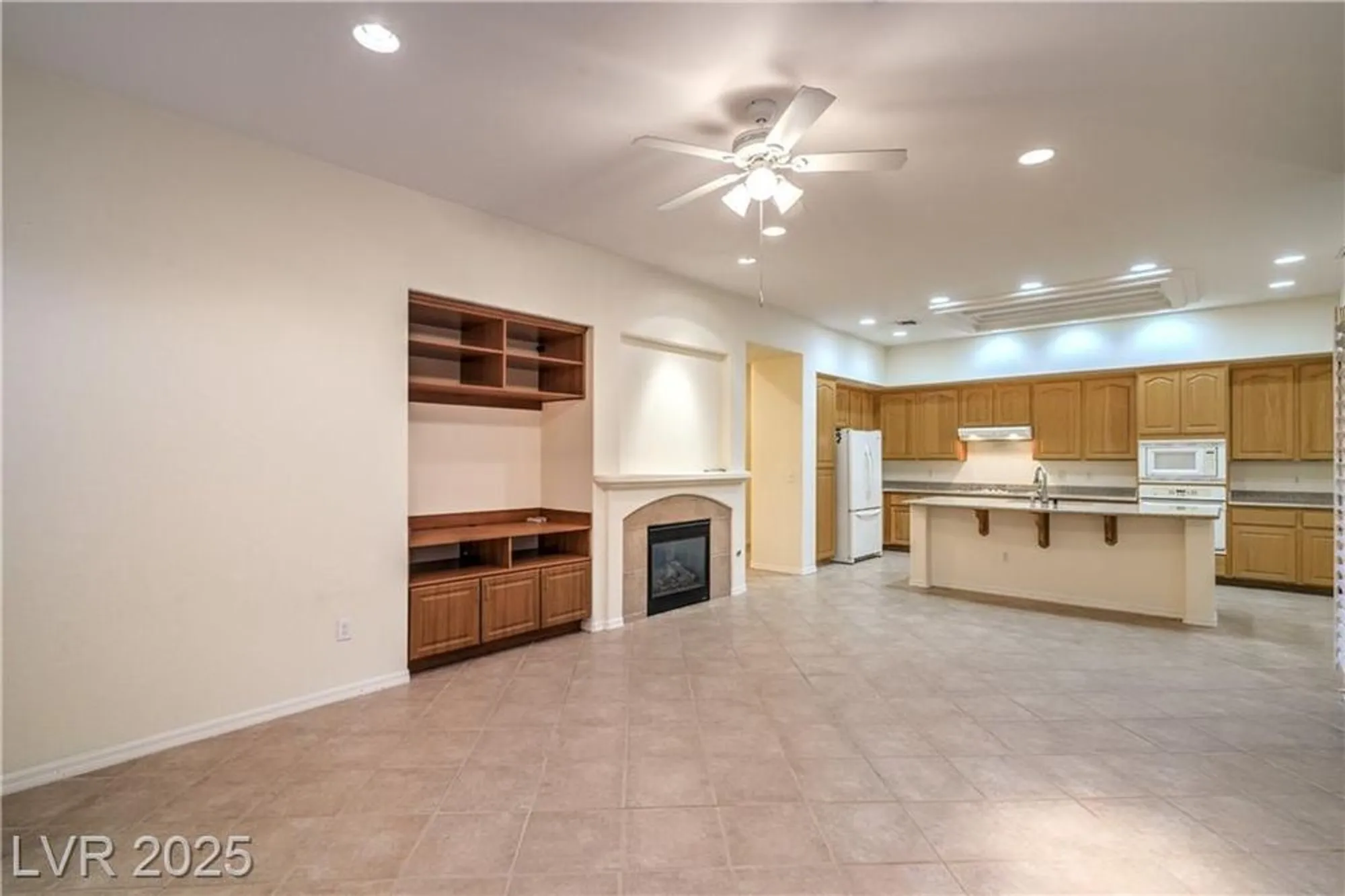 Property Slideshow image 12 of 65 | 2170 peyten park st, Henderson, NV, 89052