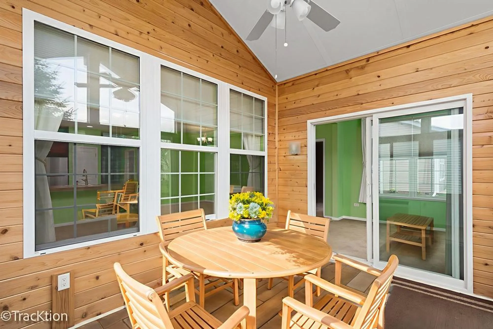 Property Slideshow image 13 of 33 | 704 flag dr, Shorewood, IL, 60404