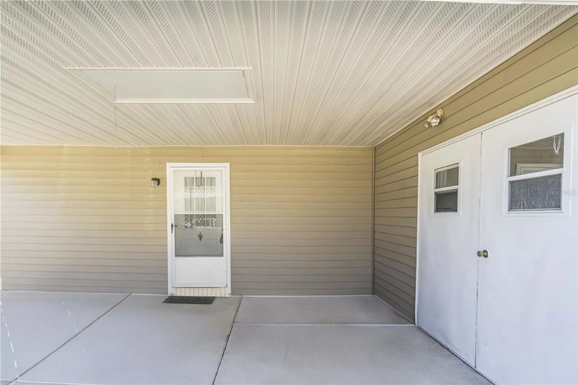 Property Slideshow image 3 of 33 | 1114 paradise dr, Lady Lake, FL, 32159