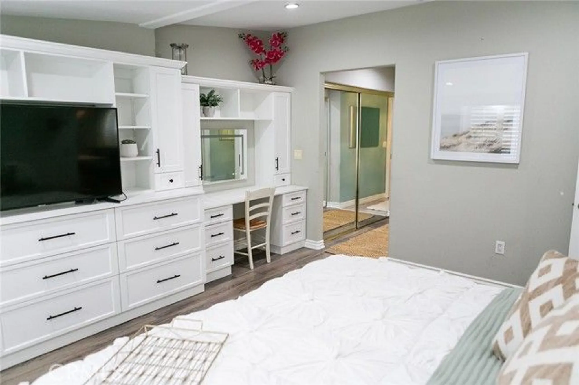 Property Slideshow image 17 of 31 | 1790 sunningdale rd apt 15g, Seal Beach, CA, 90740