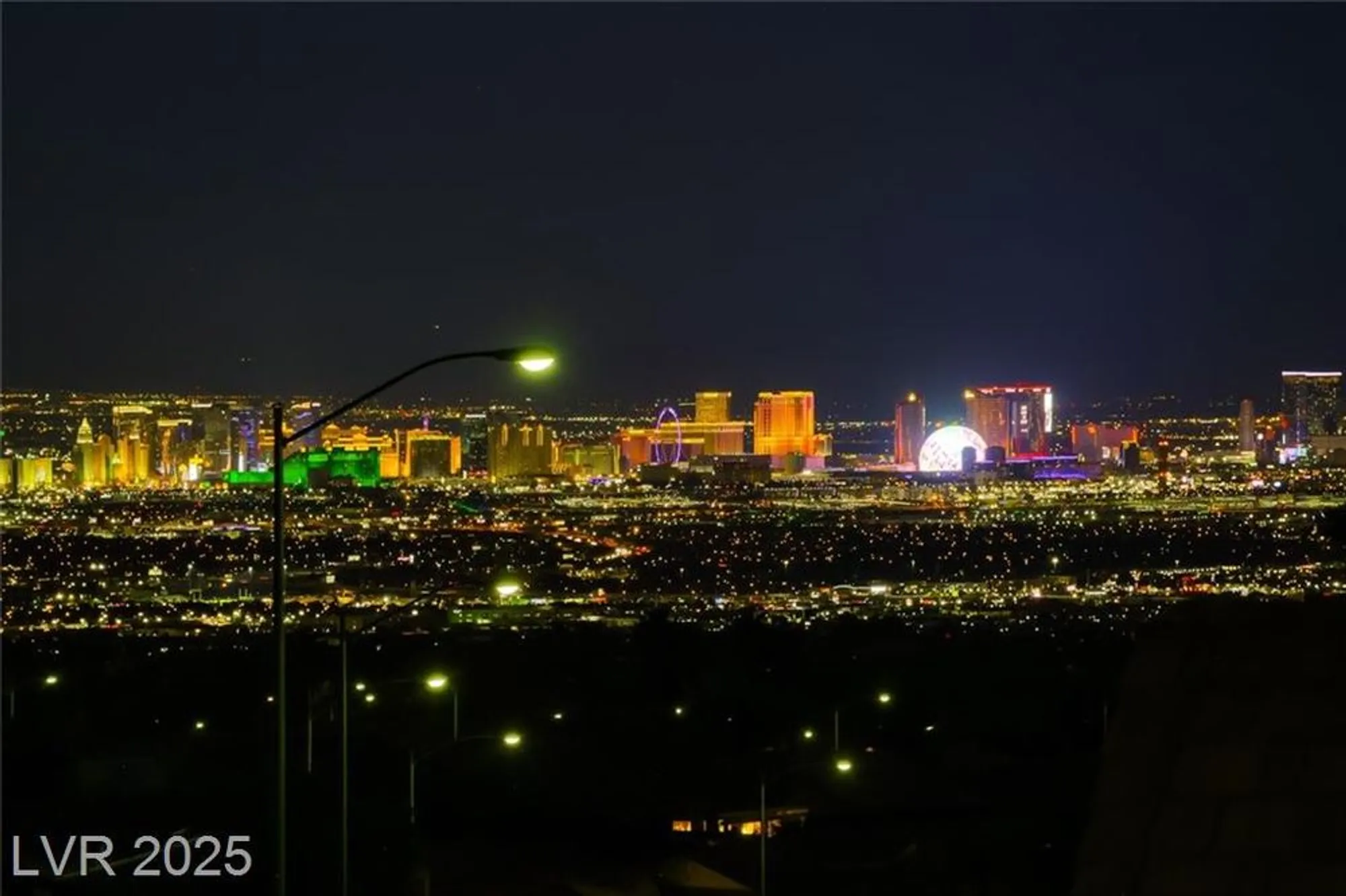 Property Slideshow image 8 of 67 | 2142 sandstone cliffs dr, Henderson, NV, 89044