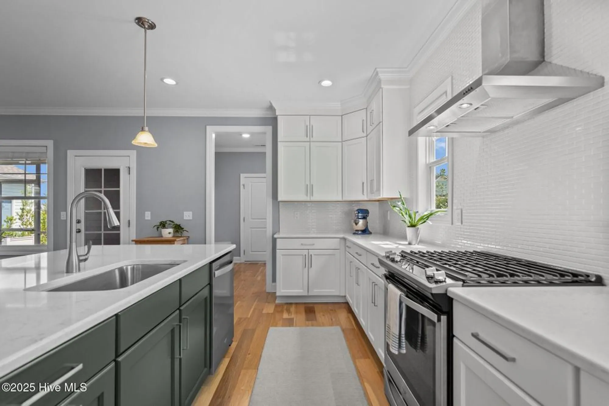 Property Slideshow image 4 of 63 | 4563 old towne st, Wilmington, NC, 28412